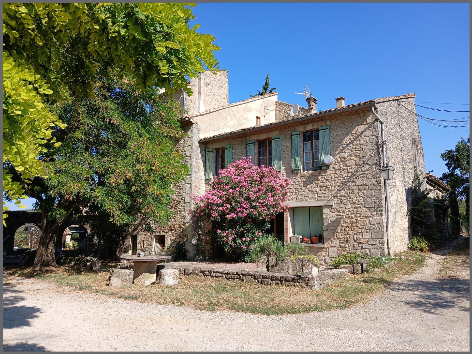 Maison à vendre, 800m², Céreste-en-Luberon