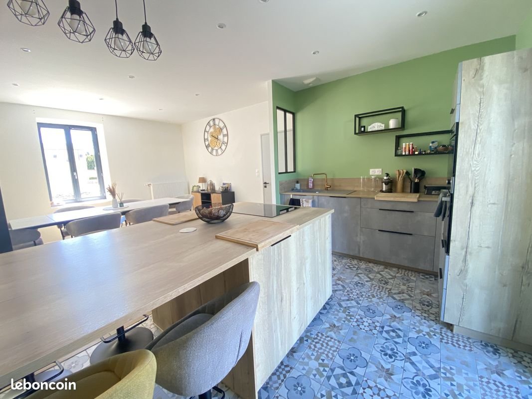 Maison à vendre, 228m², Saint-André-le-Puy