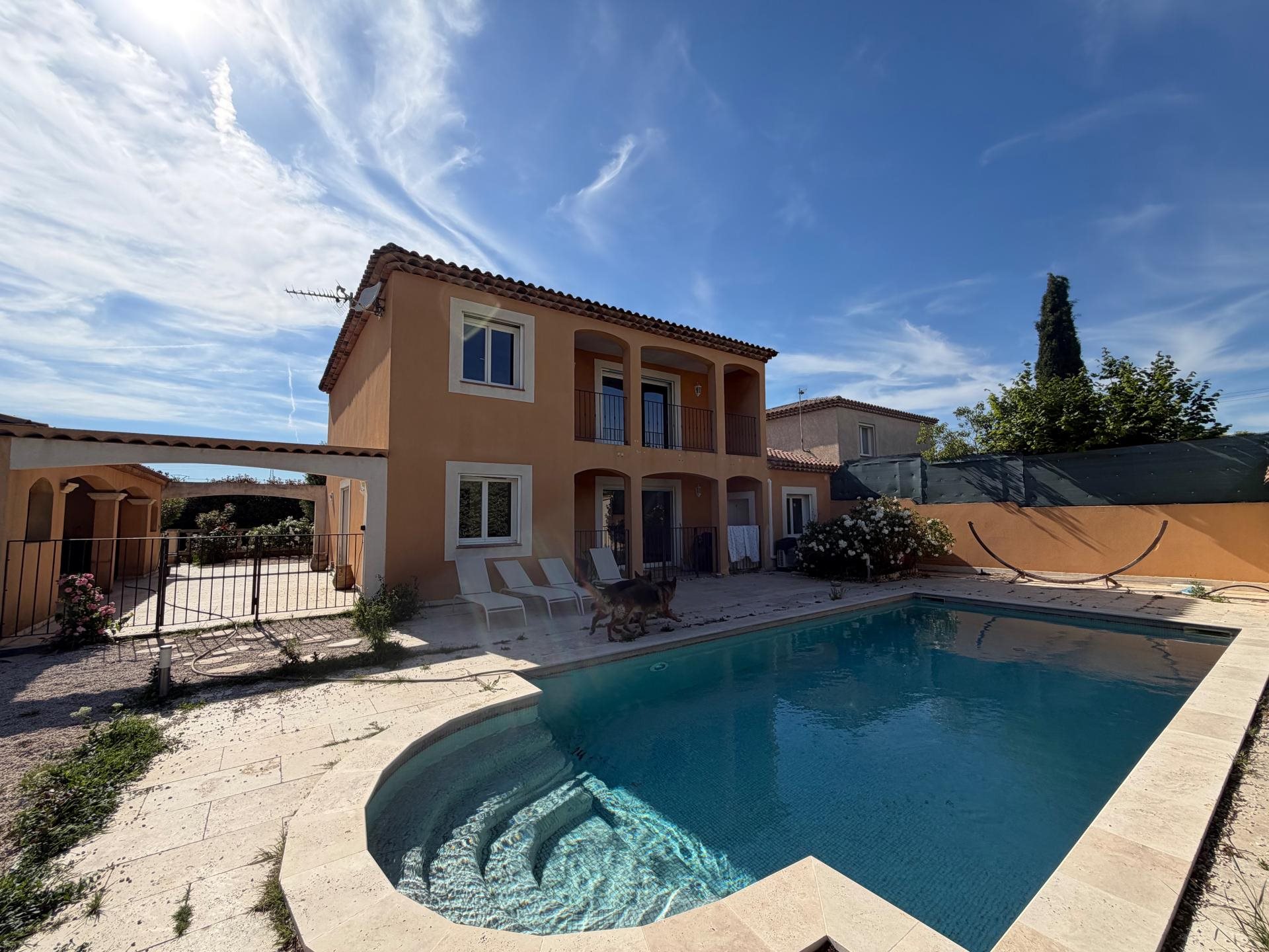 Maison à vendre, 165m², Meyreuil