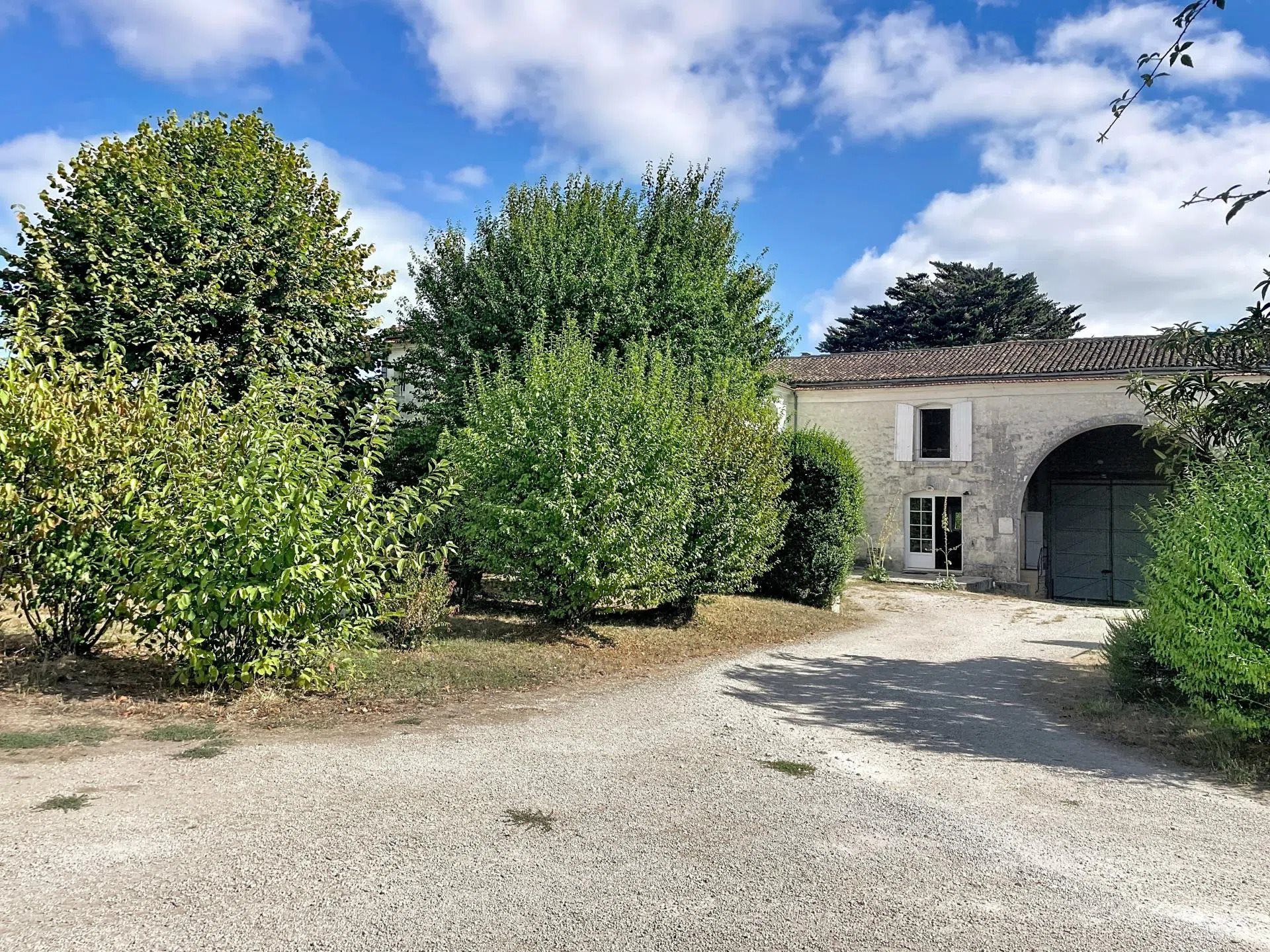 Maison à vendre, 310m², Louzac-Saint-André