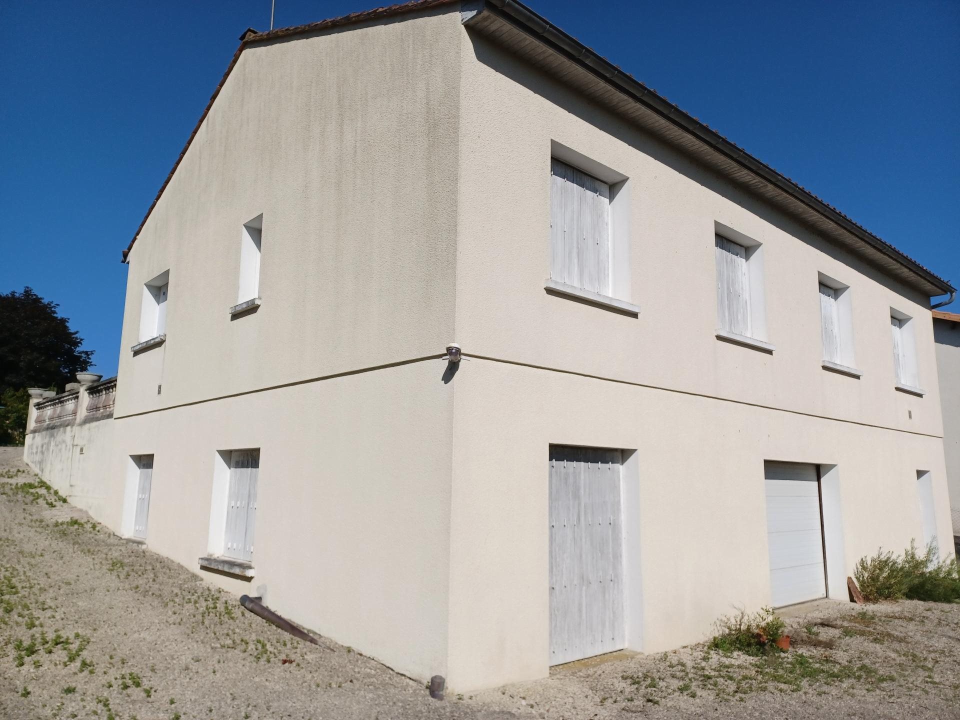 Maison à vendre, 121m², Aigre