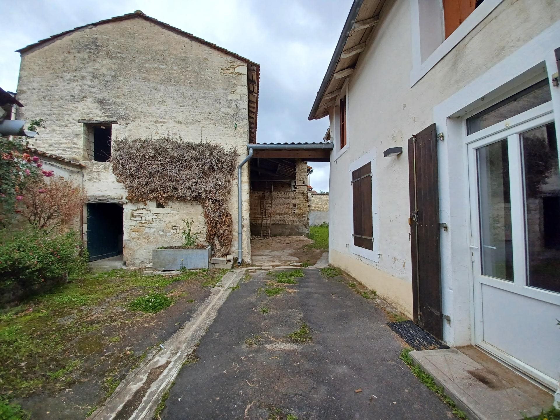 Maison à vendre, 65m², Aigre