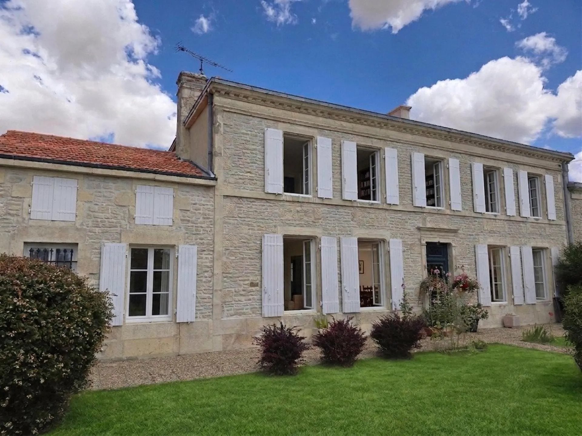 Maison à vendre, 247m², Villeneuve-la-Comtesse