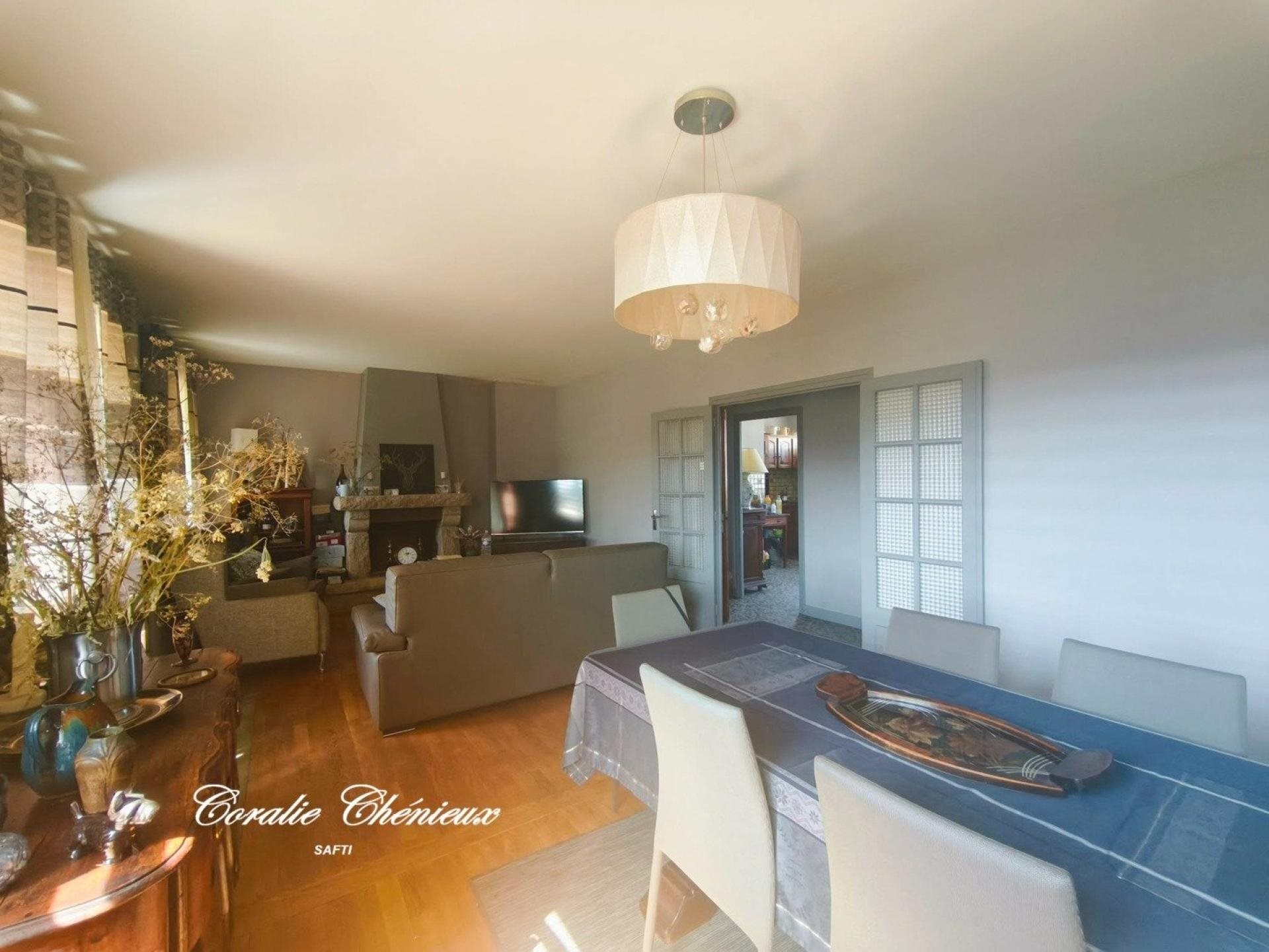 Maison à vendre, 174m², Lanobre