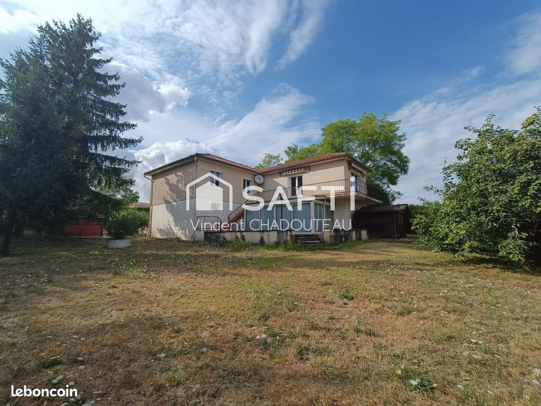 Maison à vendre, 144m², Saint-Amant-de-Boixe