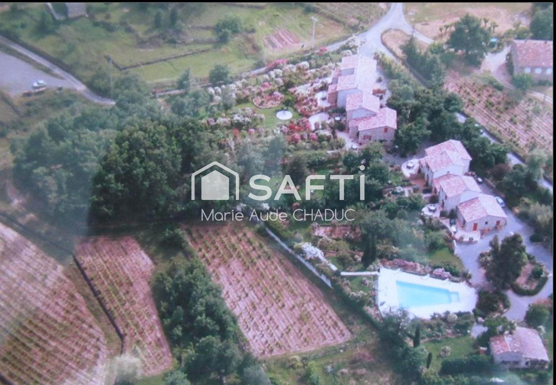 Maison à vendre, 696m², Lablachère