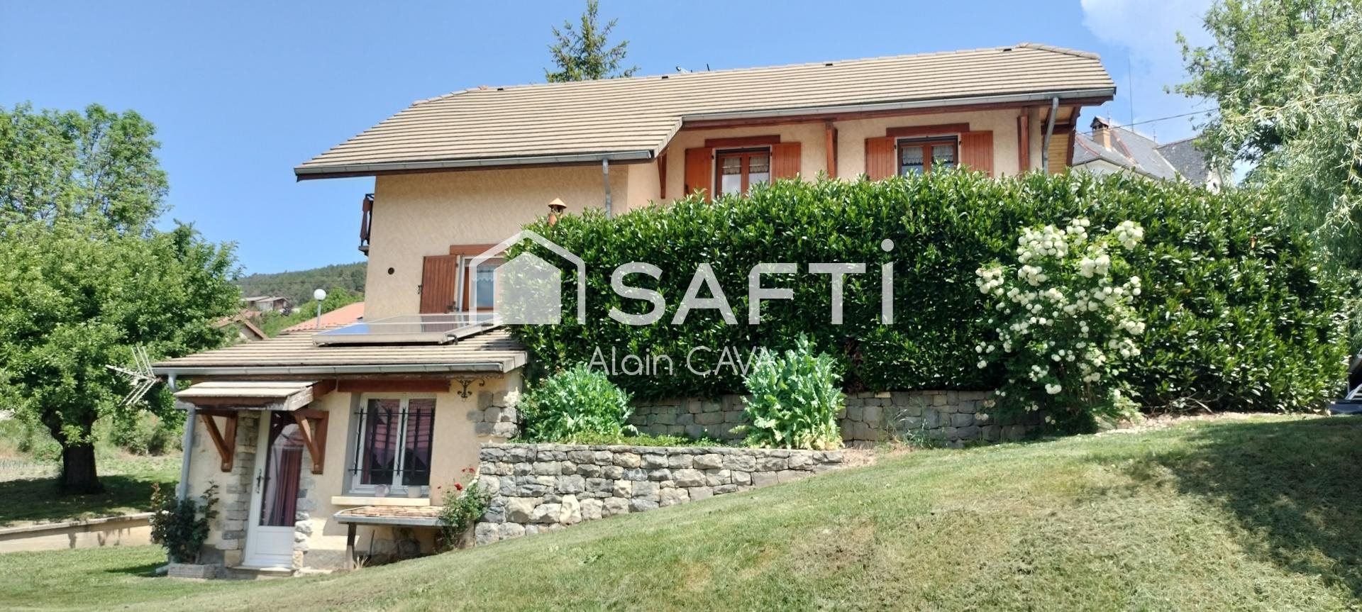 Maison à vendre, 134m², Seyne (Le Grand Puy)