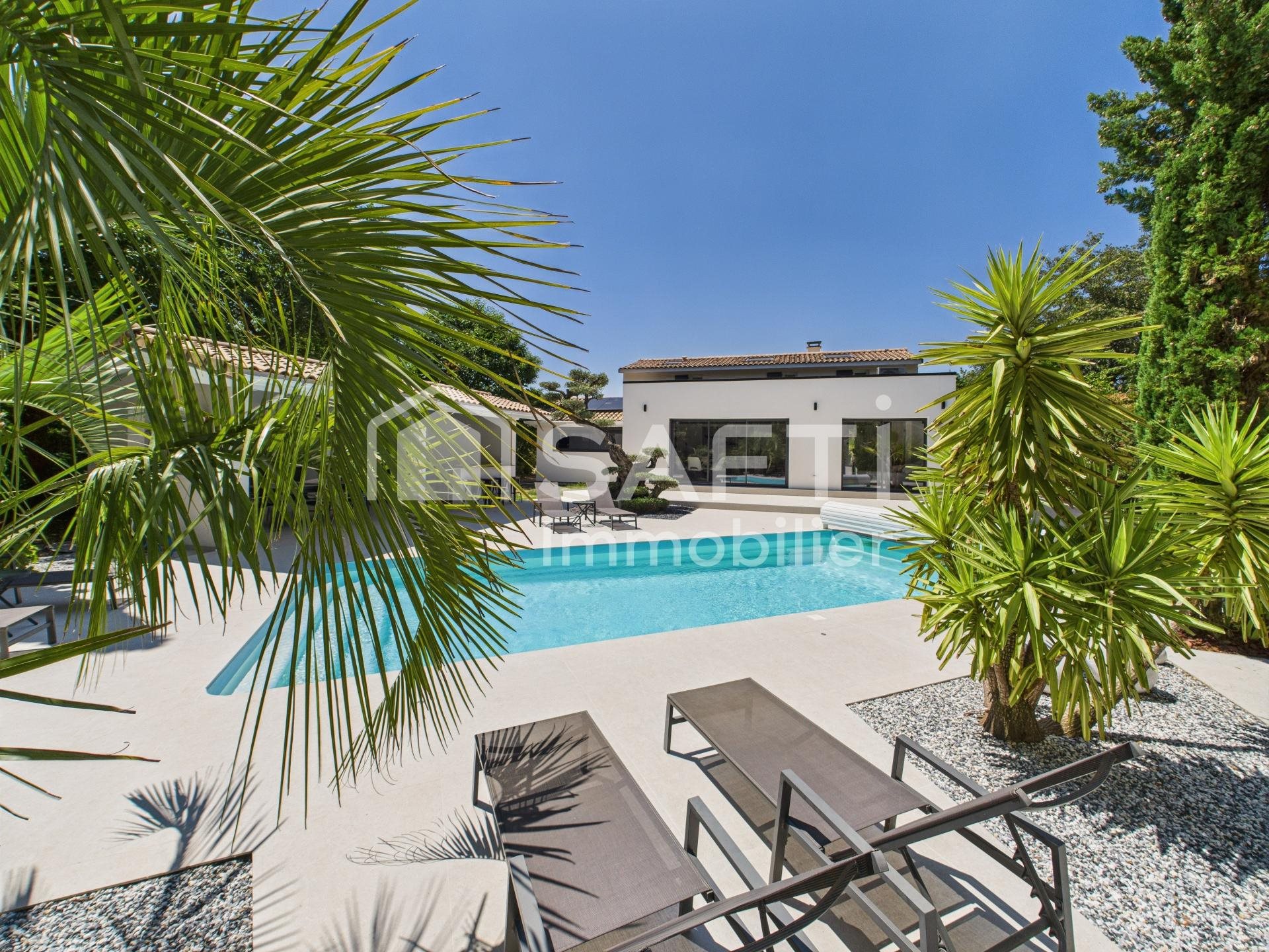 Maison à vendre, 260m², Saint-Médard-en-Jalles