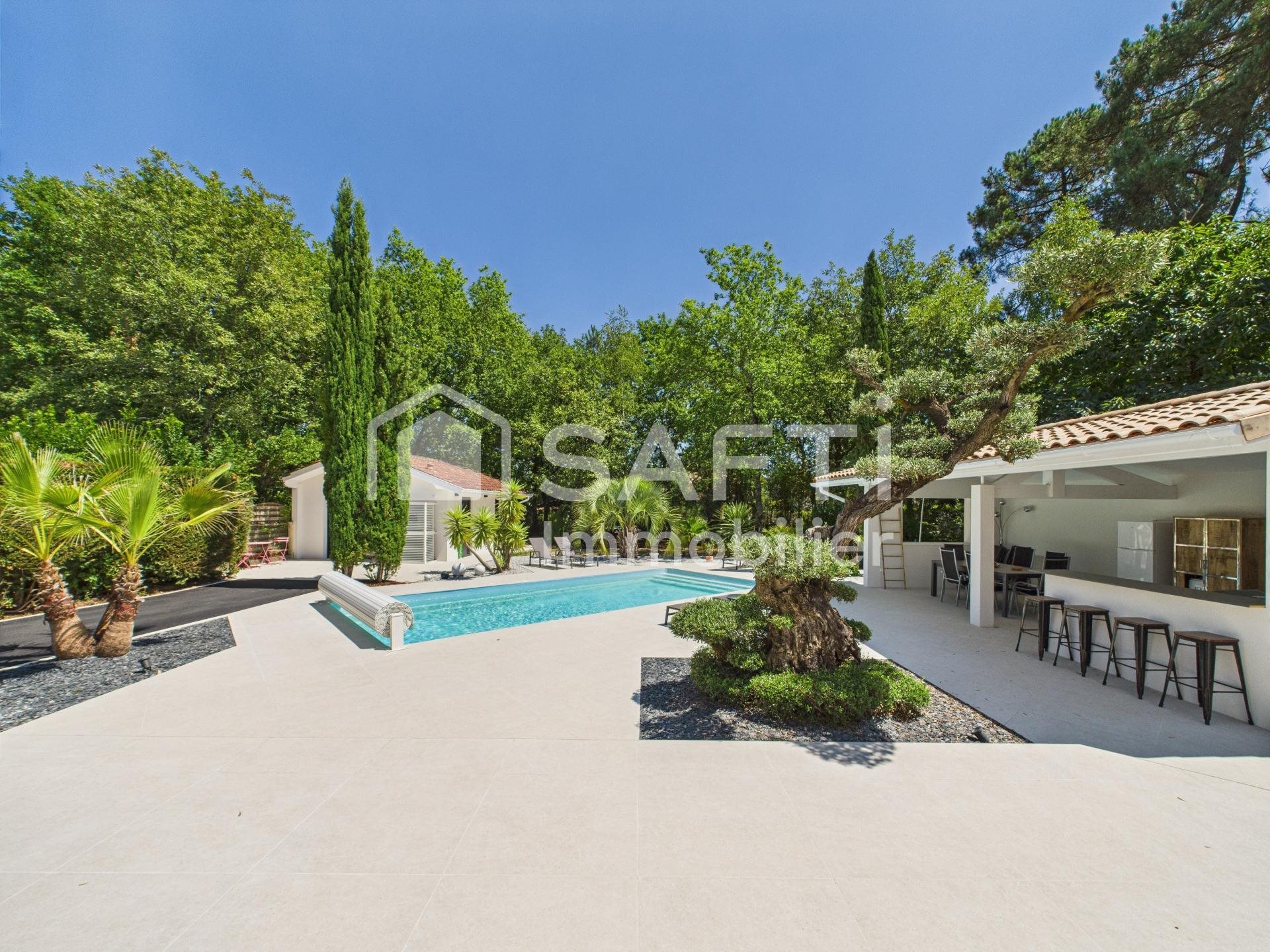 Maison à vendre, 260m², Saint-Médard-en-Jalles