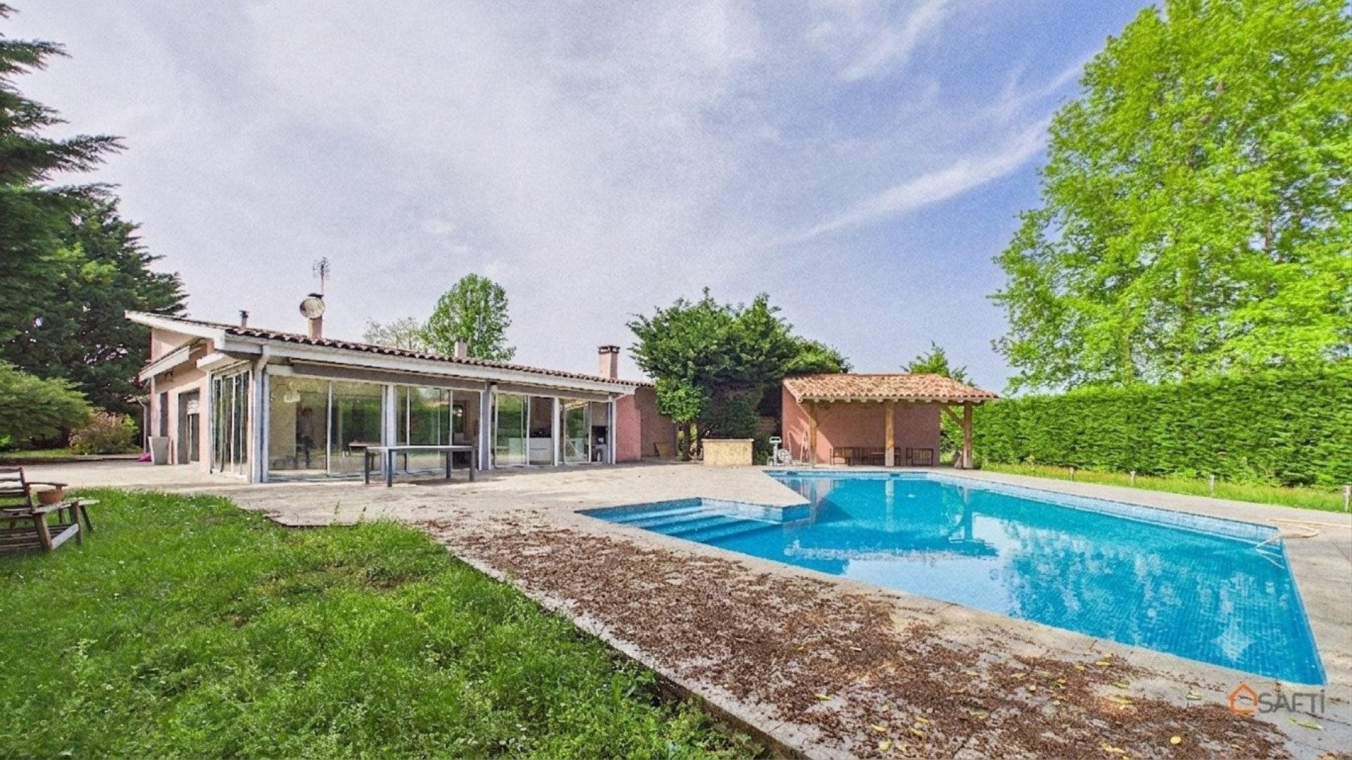 Maison à vendre, 270m², Saint-Aubin-de-Médoc