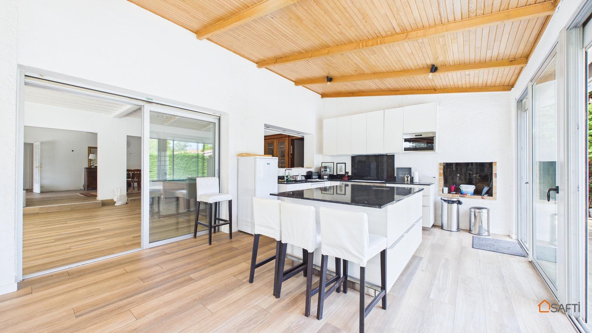 Maison à vendre, 270m², Saint-Aubin-de-Médoc