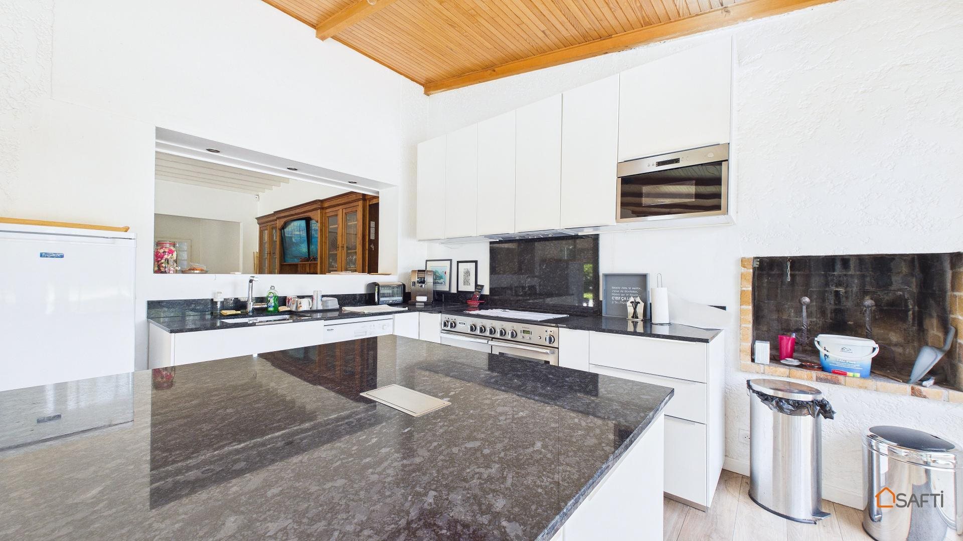 Maison à vendre, 270m², Saint-Aubin-de-Médoc
