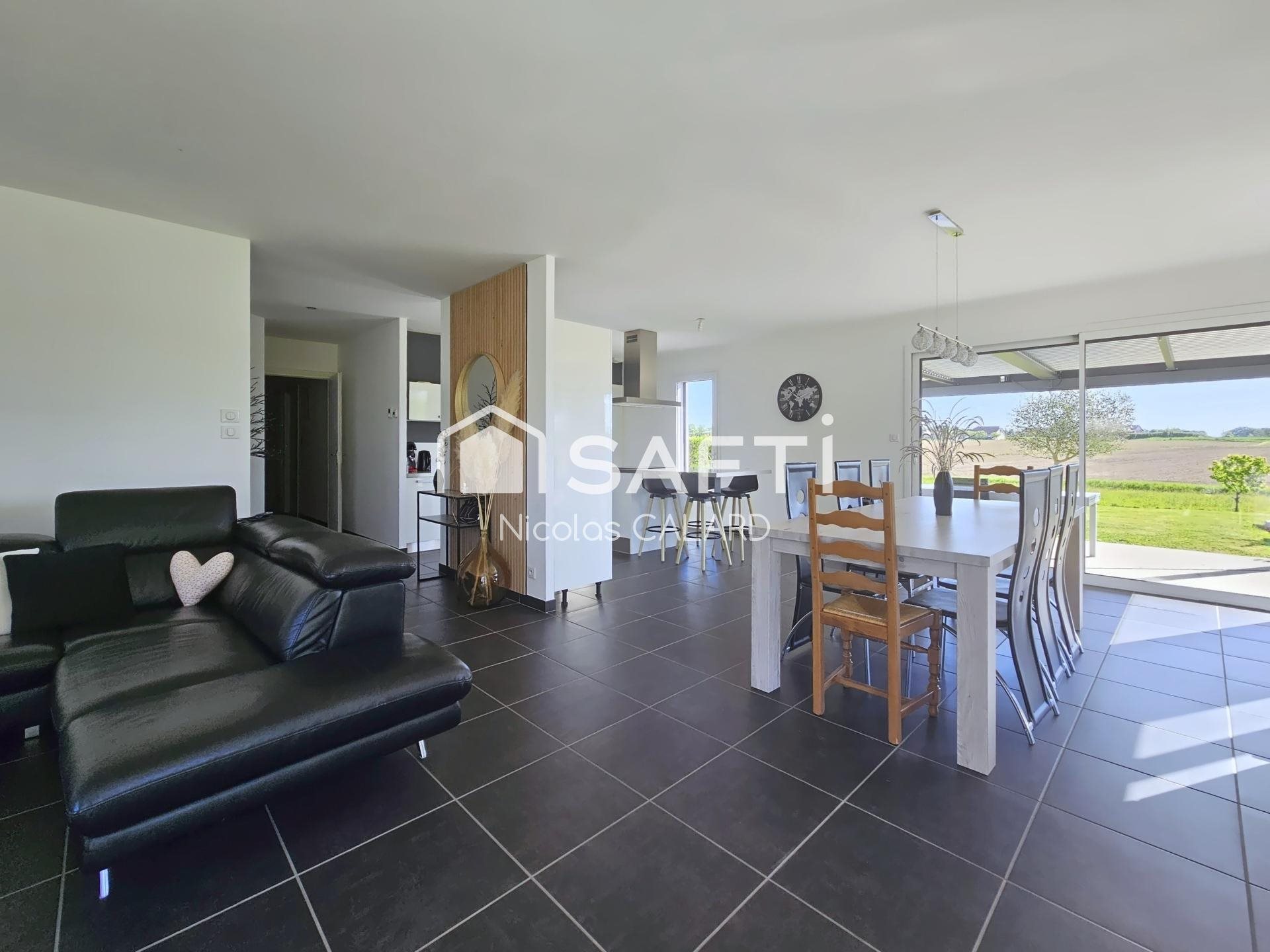Maison à vendre, 125m², Sornay