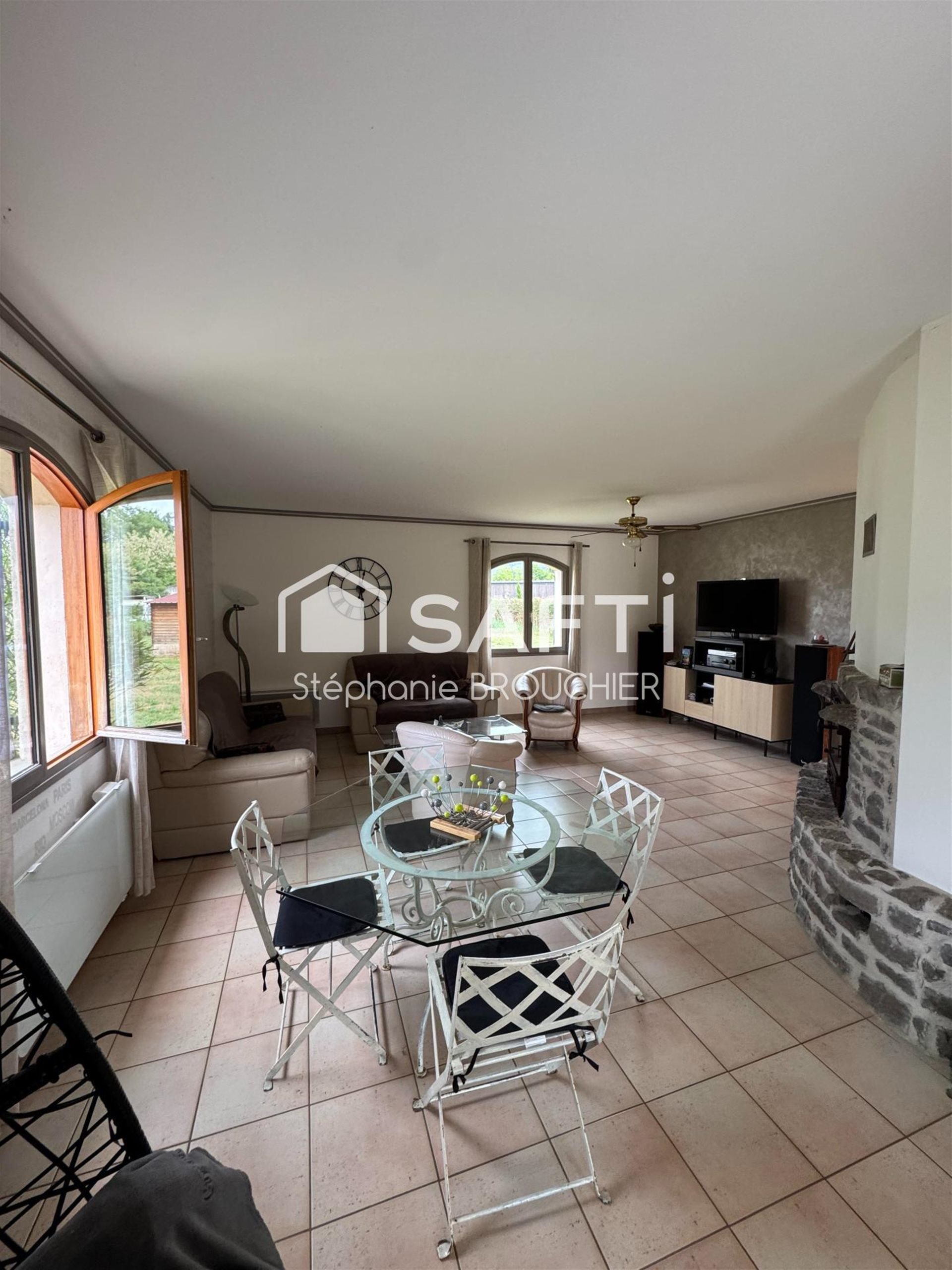 Maison à vendre, 112m², Sampzon