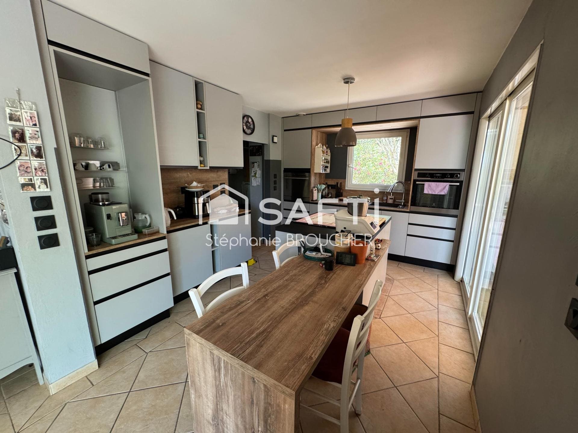 Maison à vendre, 199m², Ruoms