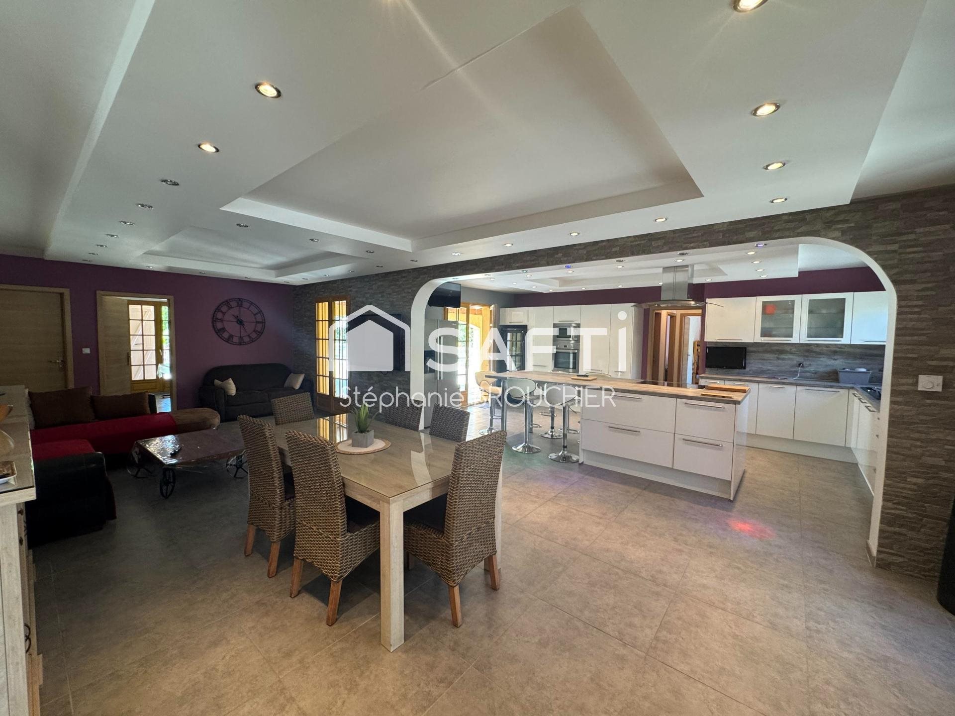 Maison à vendre, 139m², Ruoms