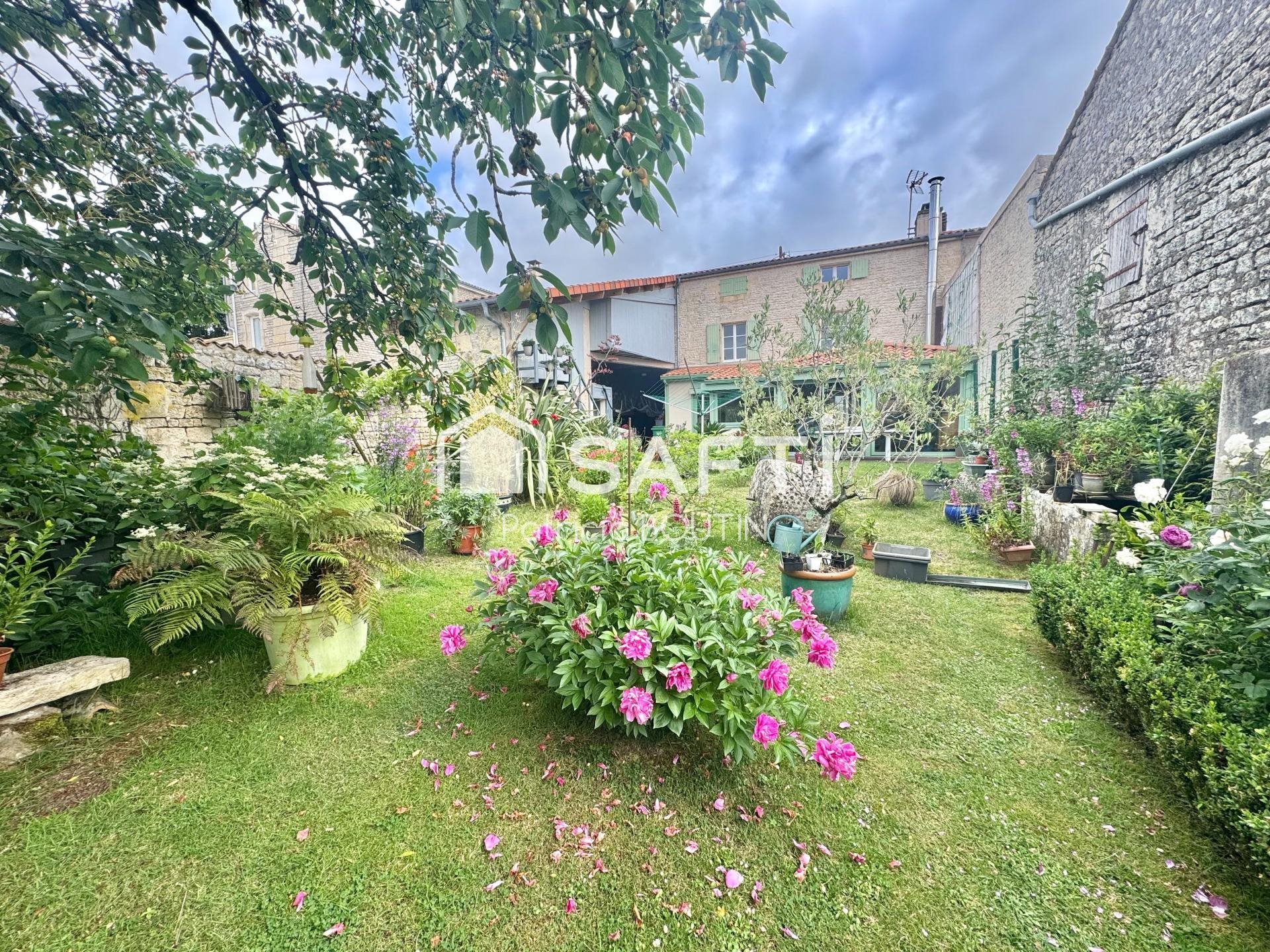 Maison à vendre, 145m², Saint-Maxire