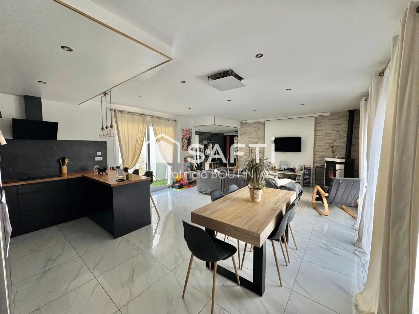 Maison à vendre, 121m², Saint-Maxire