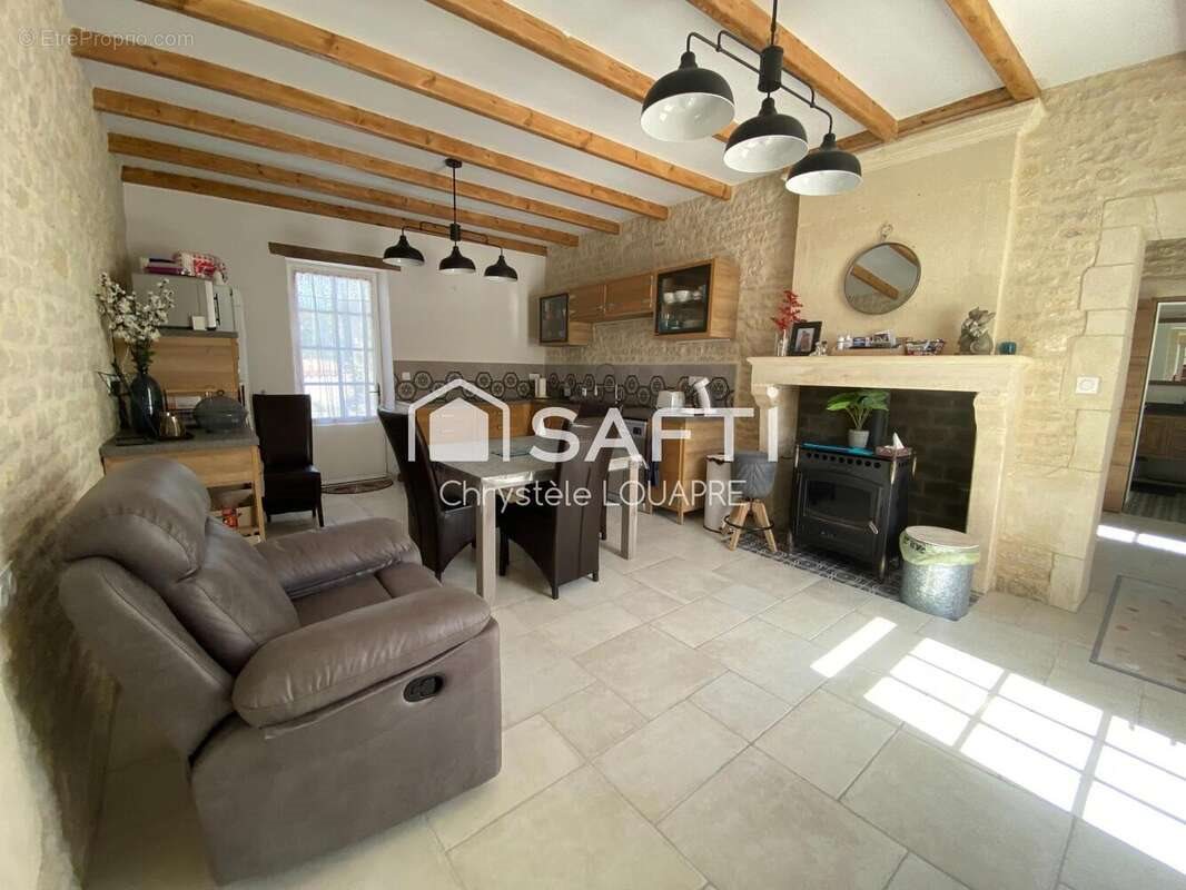 Maison à vendre, 168m², Matha