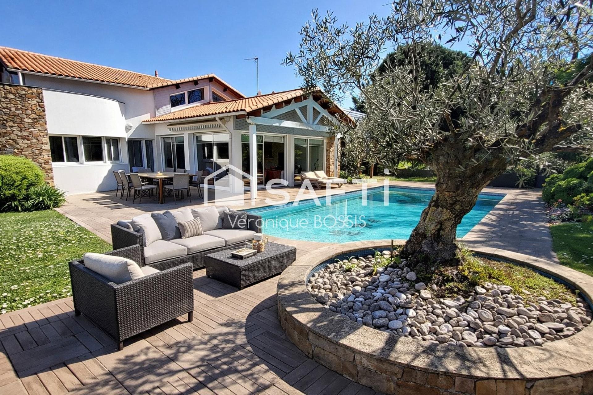 Maison à vendre, 246m², Mouilleron-le-Captif