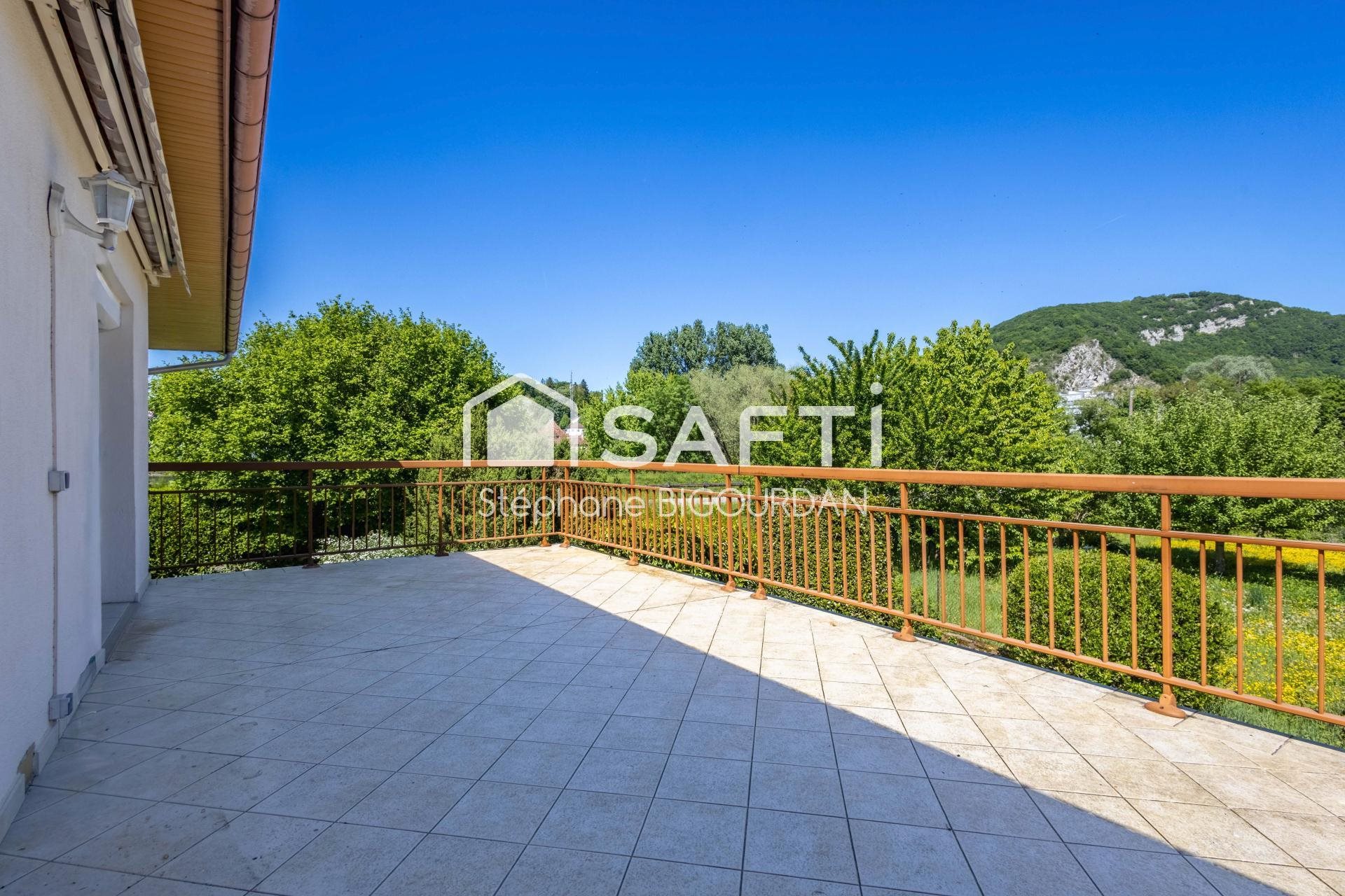 Maison à vendre, 148m², Avanne-Aveney