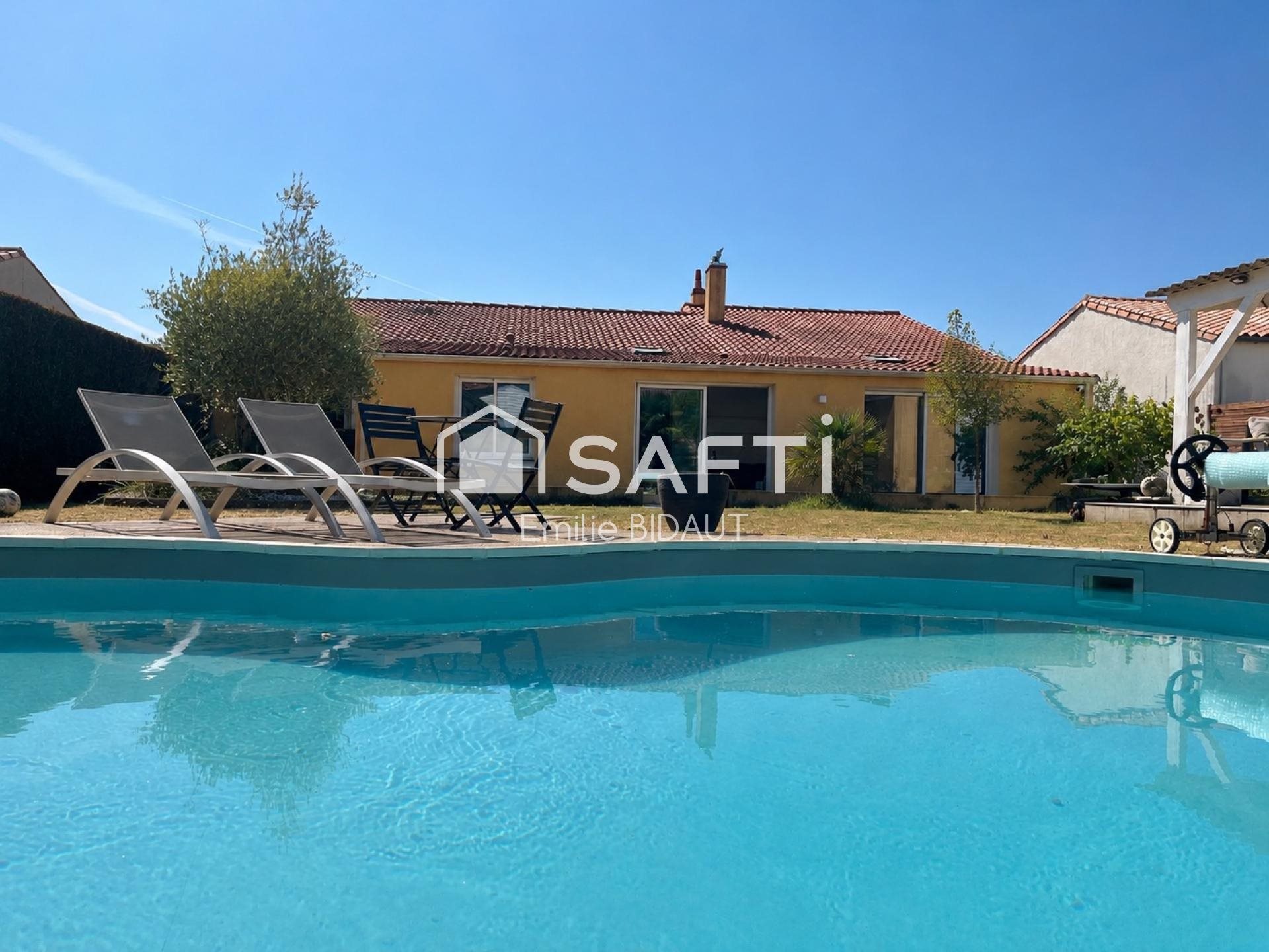 Maison à vendre, 161m², Montaigu-Vendée