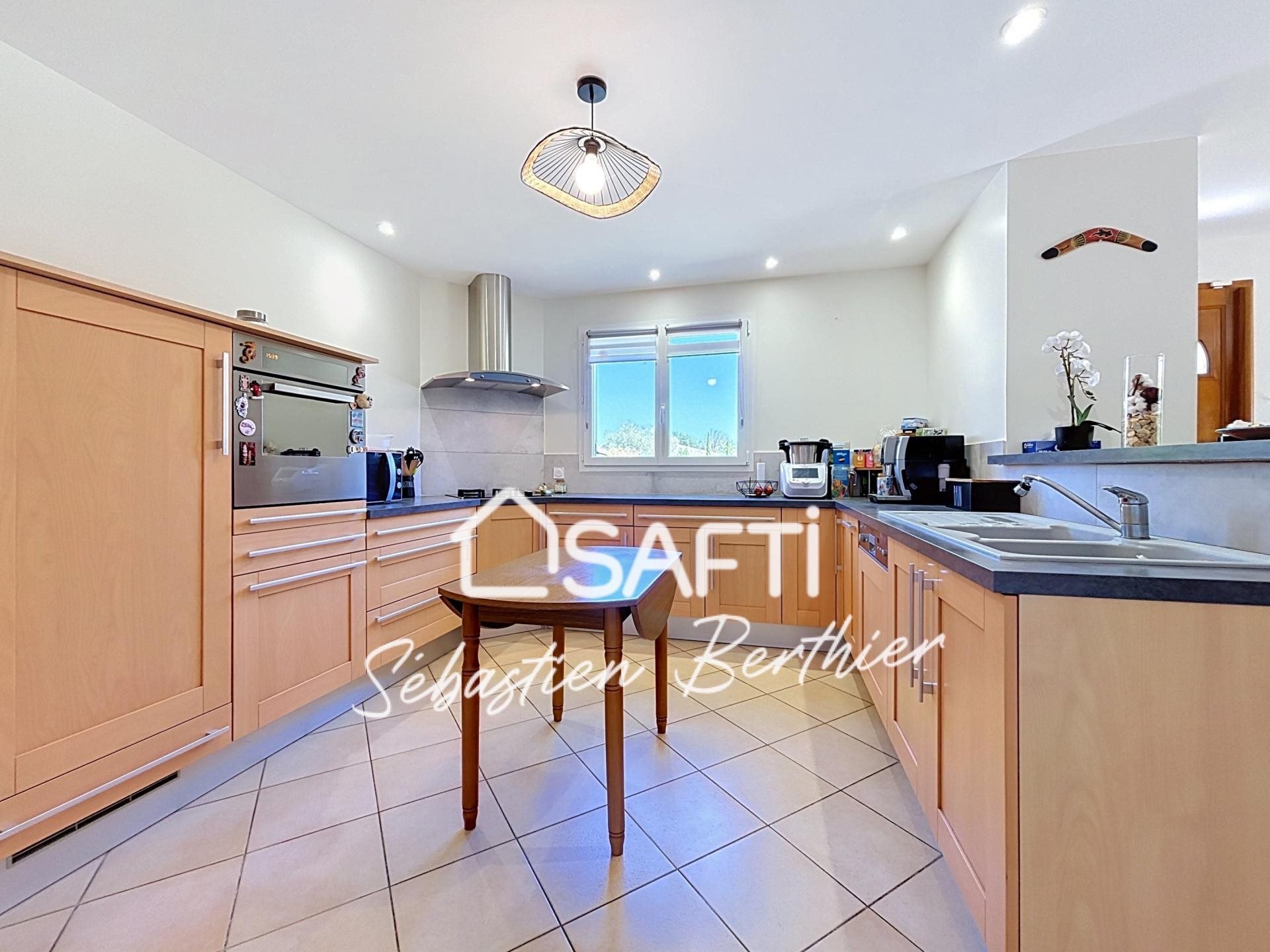 Maison à vendre, 160m², Ambres