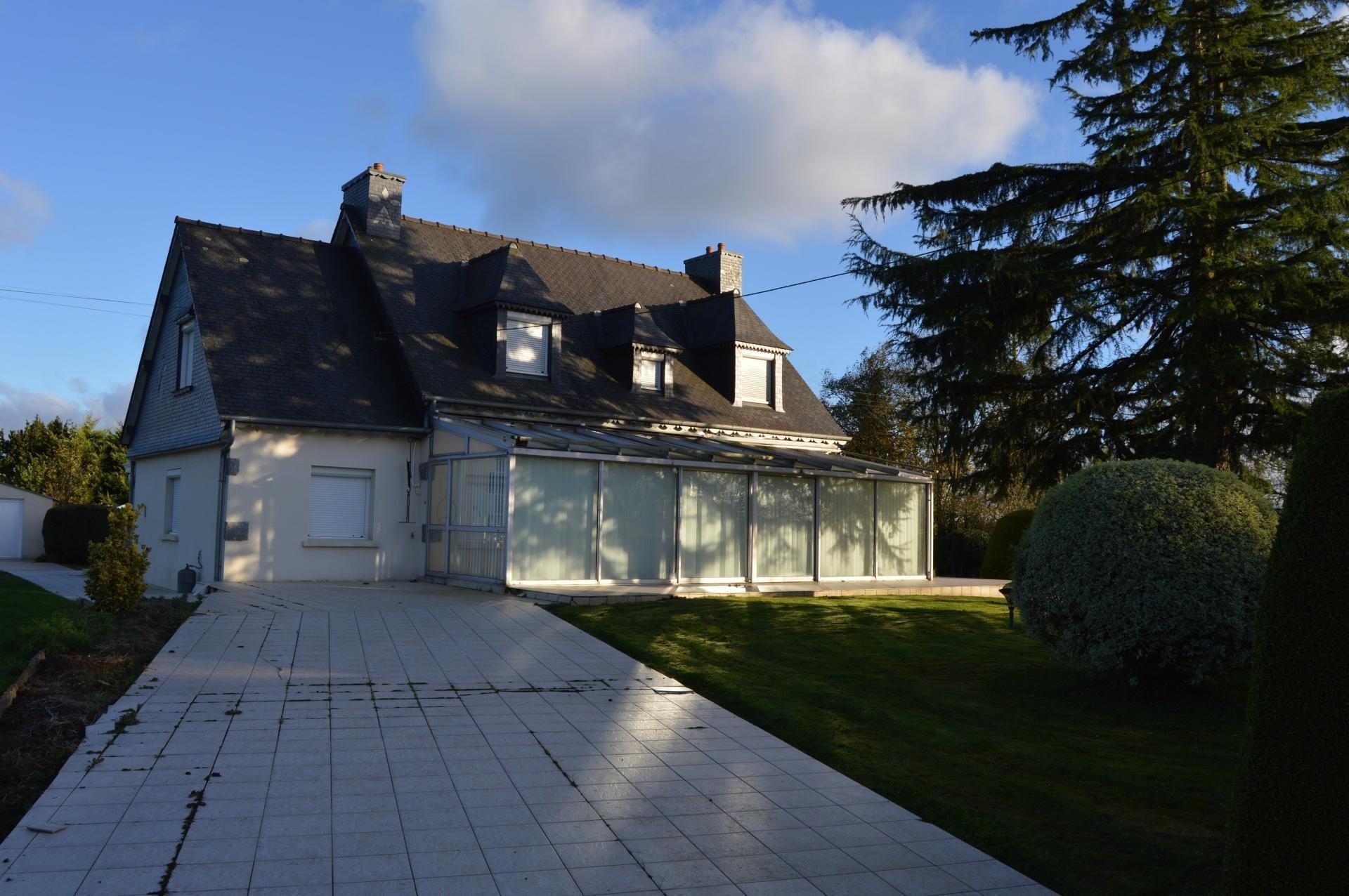 Maison à vendre, 146m², Plounévez-Moëdec