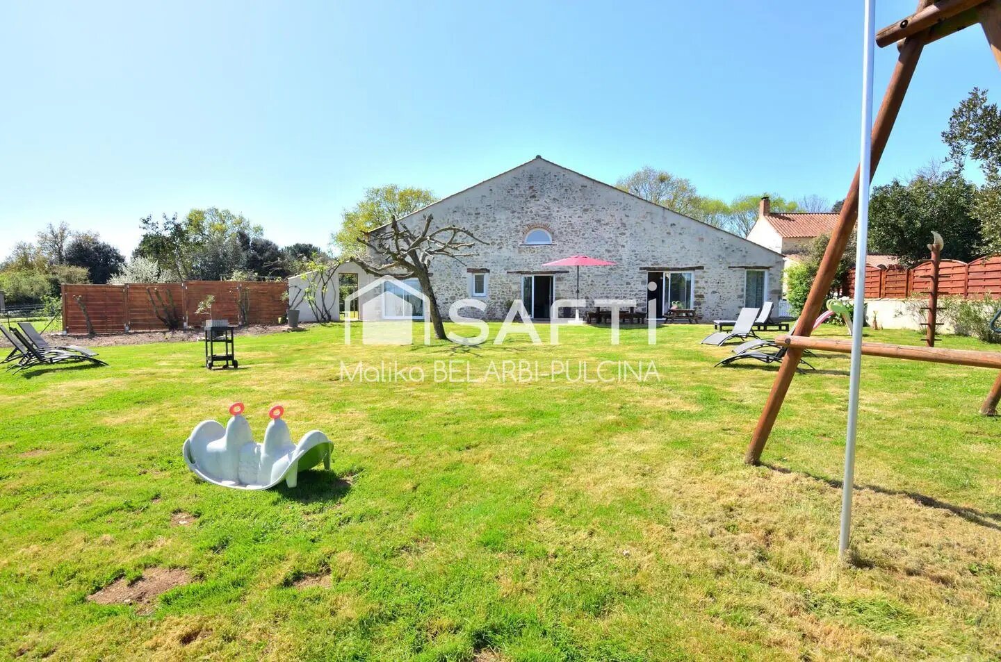 Maison à vendre, 392m², Saint-Hilaire-la-Forêt