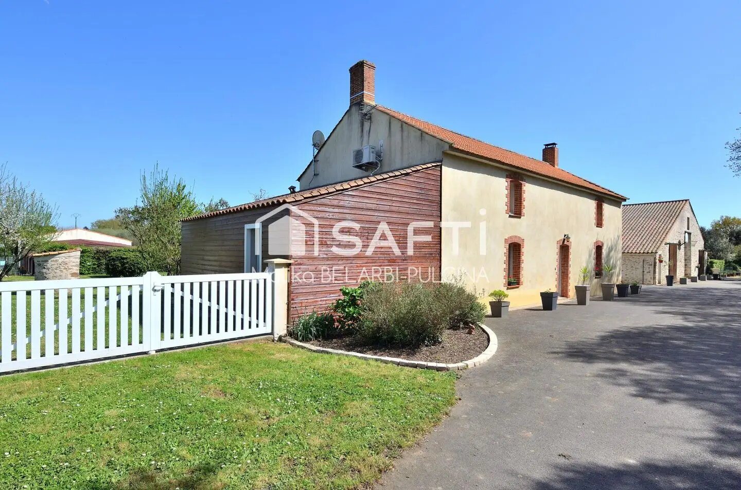 Maison à vendre, 392m², Saint-Hilaire-la-Forêt