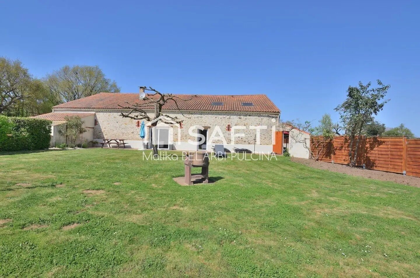Maison à vendre, 392m², Saint-Hilaire-la-Forêt