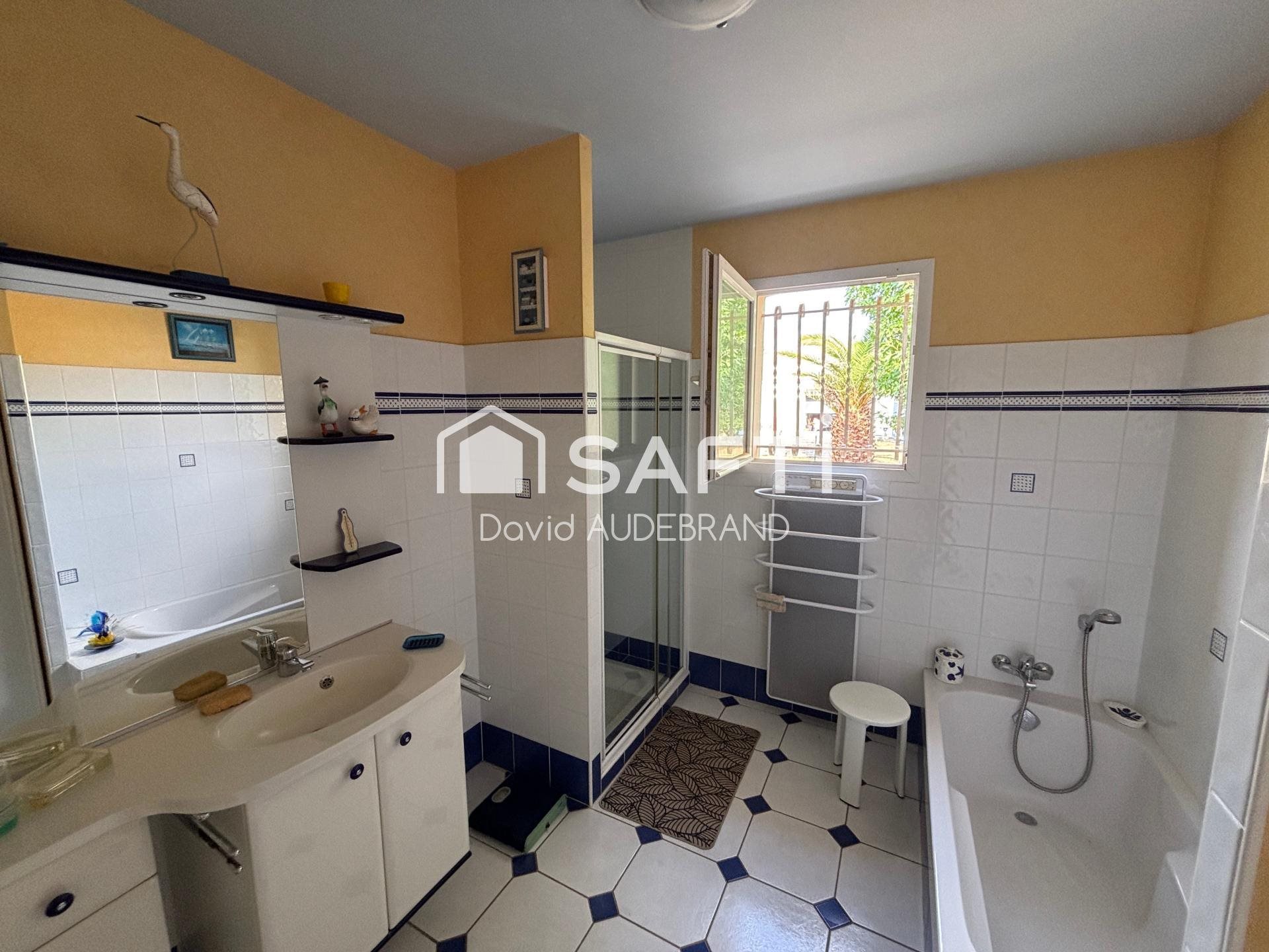 Maison à vendre, 114m², Champdeniers-Saint-Denis