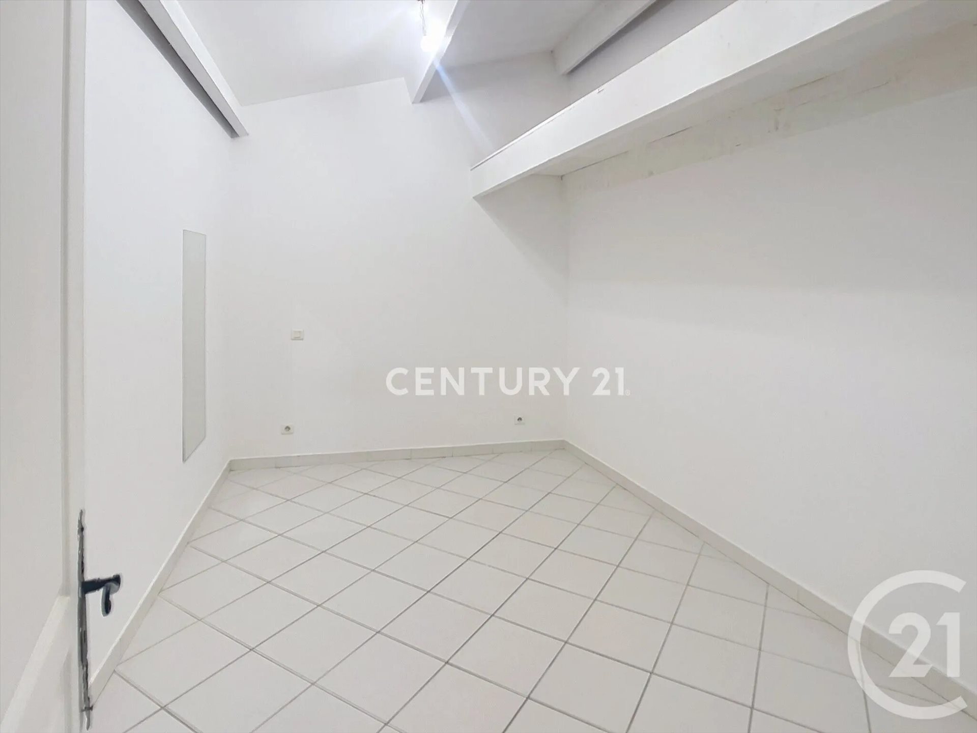 Appartement à louer, 37m², Aubagne