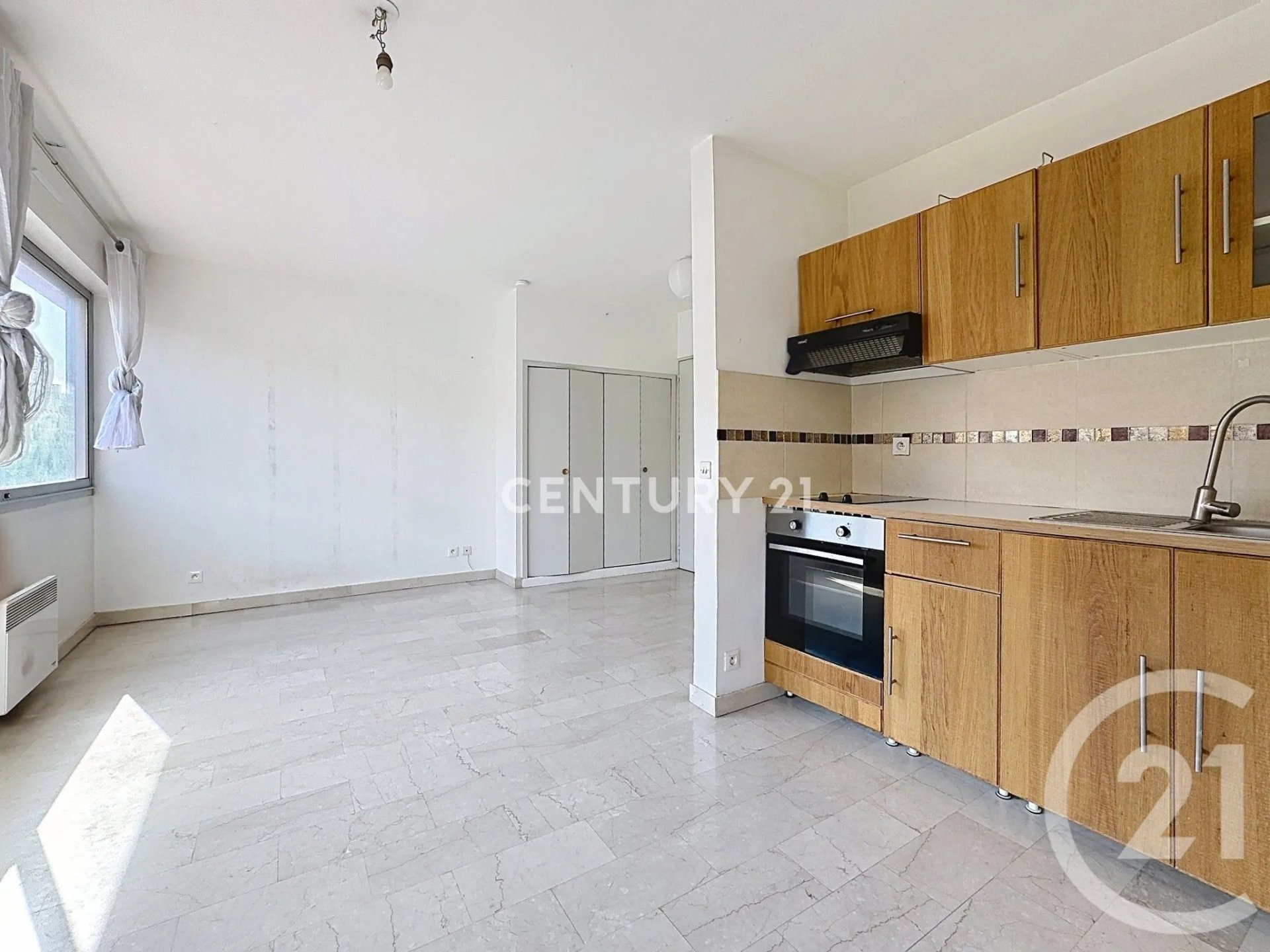 Appartement à louer, 27m², Aubagne