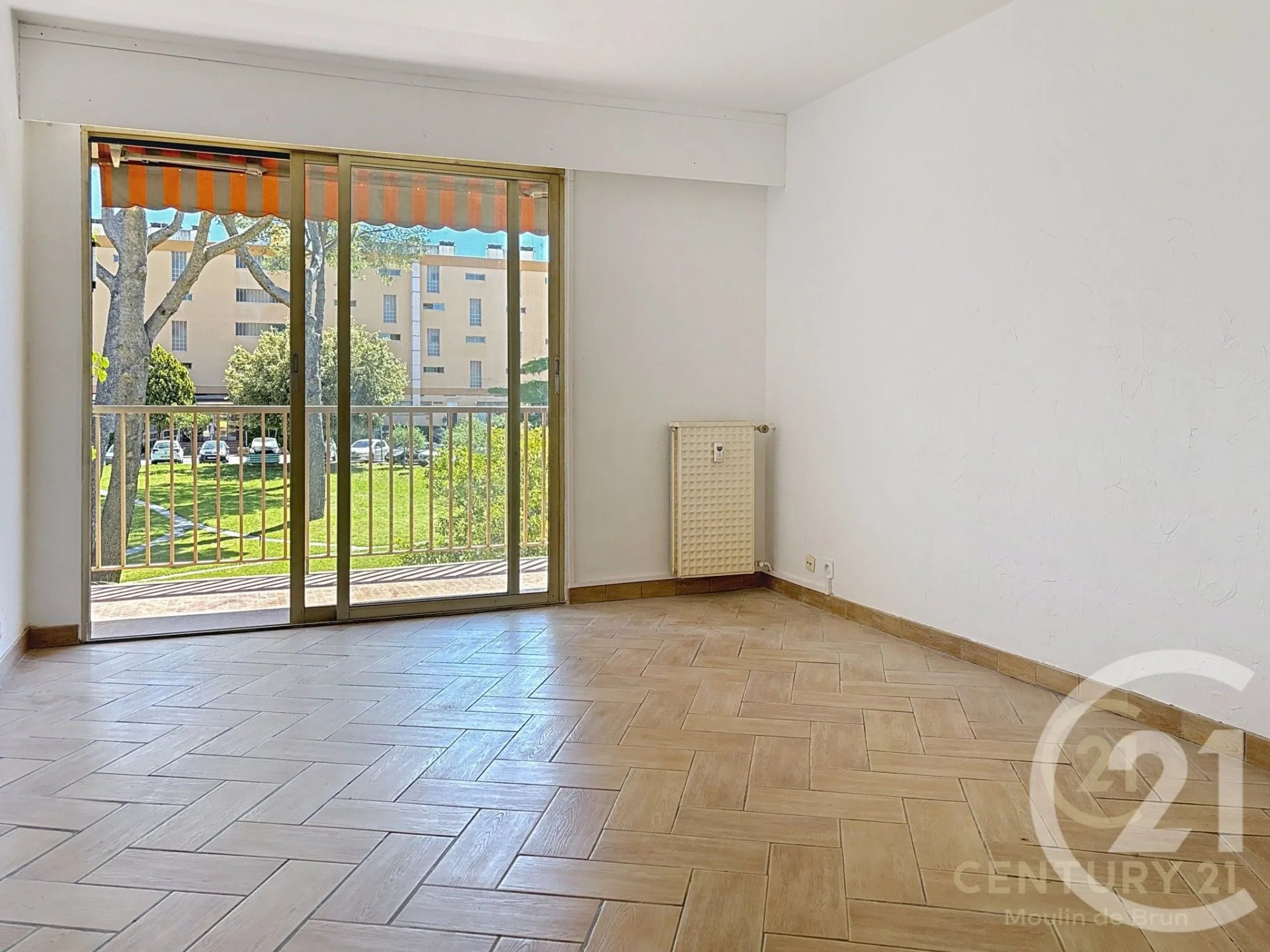 Appartement à louer, 23m², Peymeinade