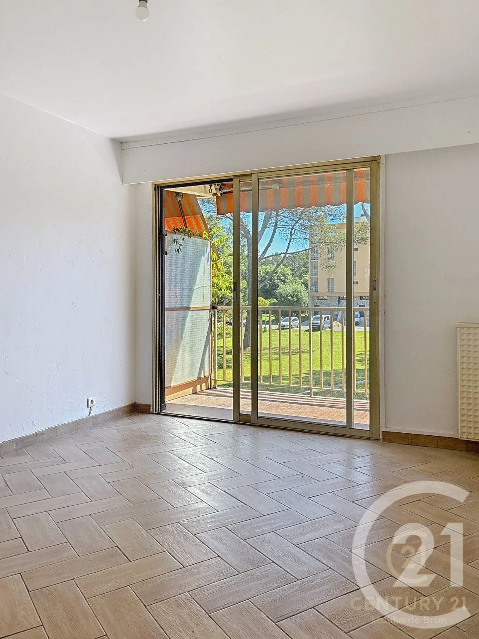 Appartement à louer, 23m², Peymeinade