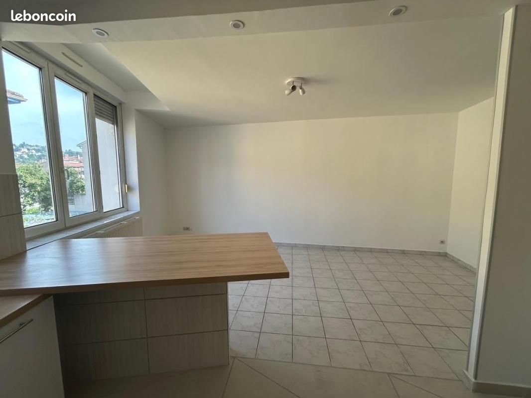 Appartement à louer, 56m², Sainte-Colombe