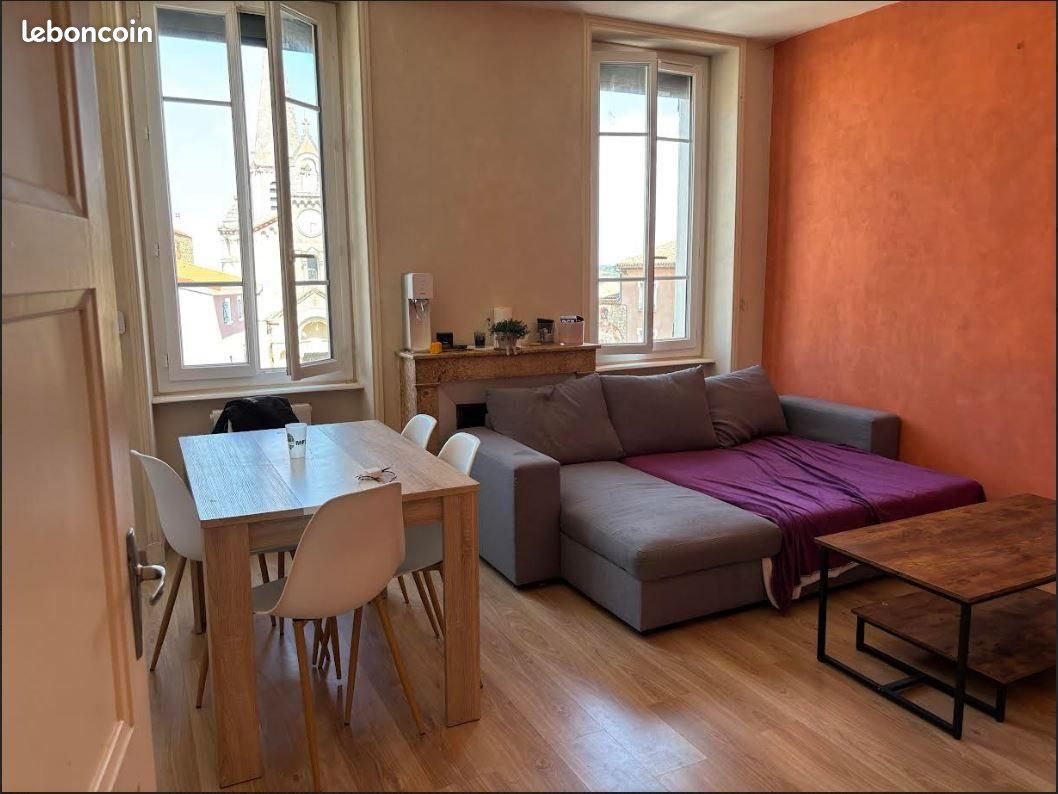 Appartement à louer, 54m², Maclas