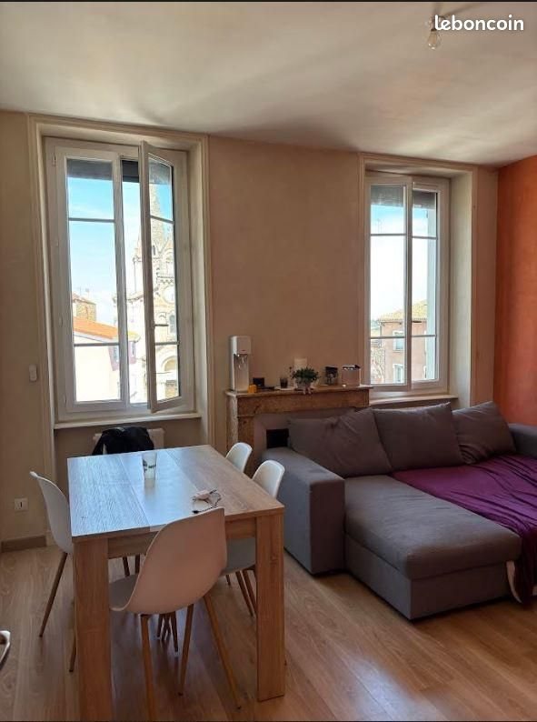 Appartement à louer, 54m², Maclas