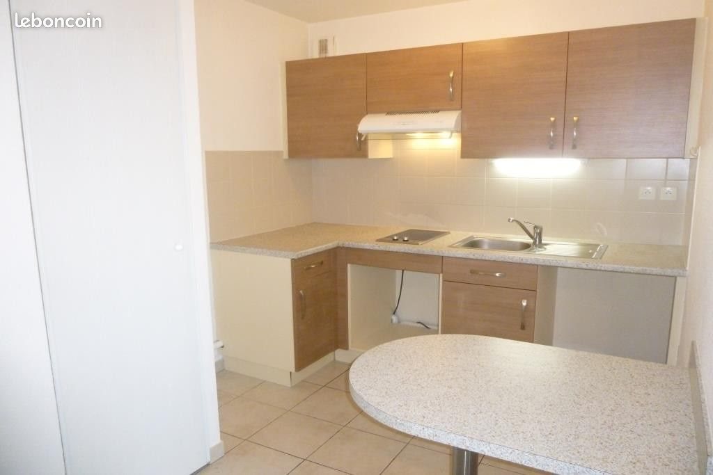 Appartement à louer, 39m², Rieupeyroux
