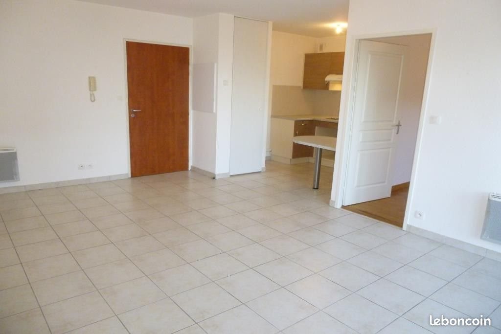 Appartement à louer, 39m², Rieupeyroux
