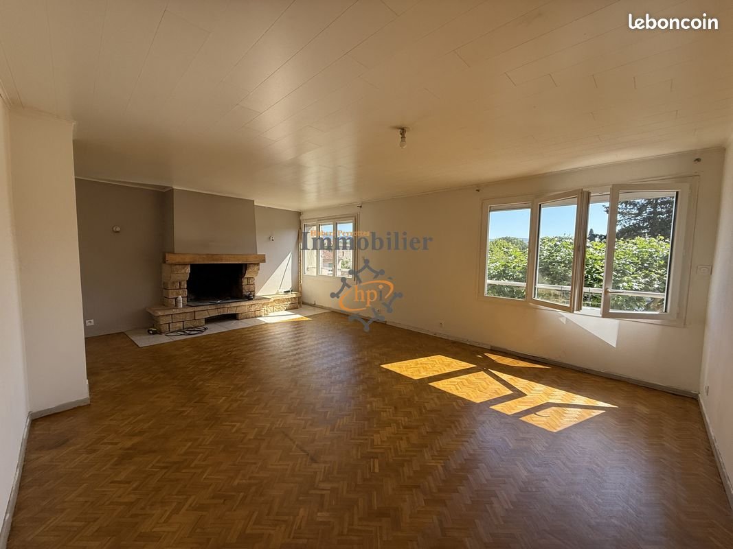 Appartement à louer, 79m², Camarès