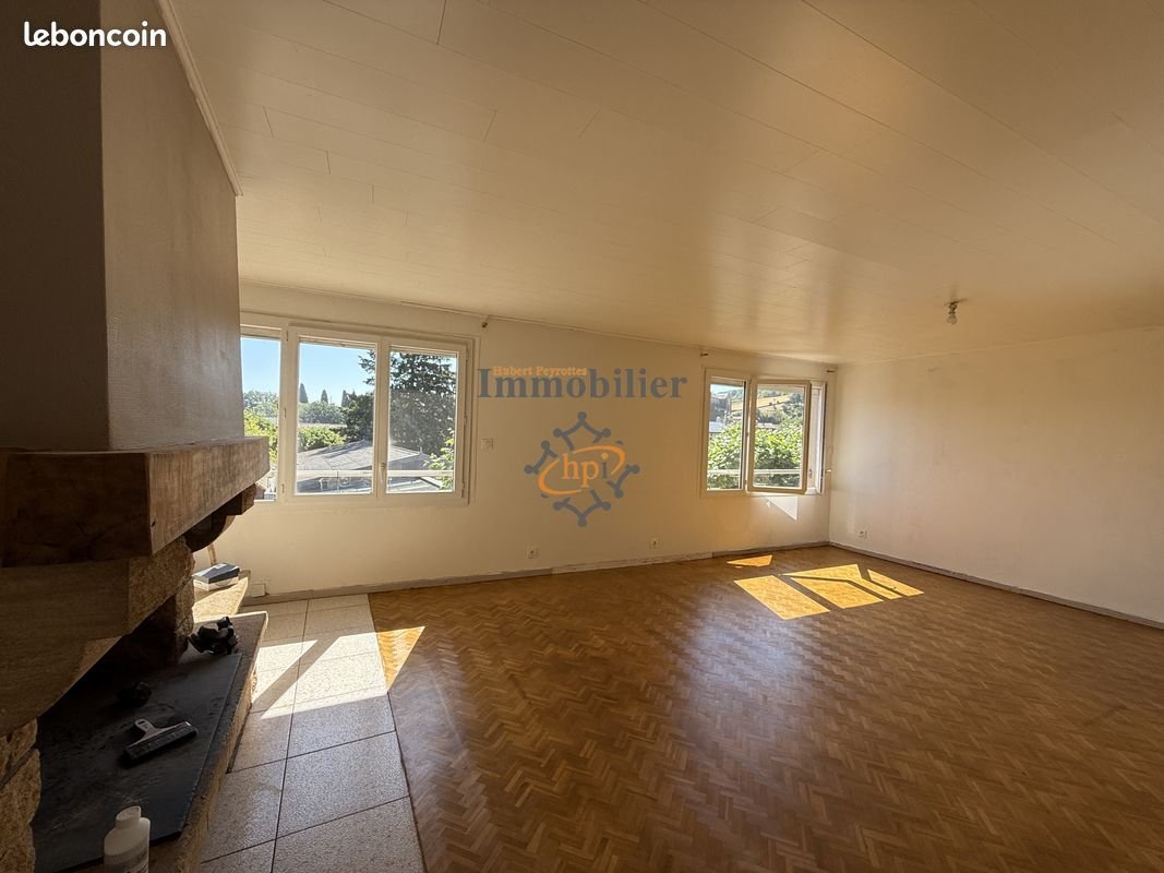 Appartement à louer, 79m², Camarès