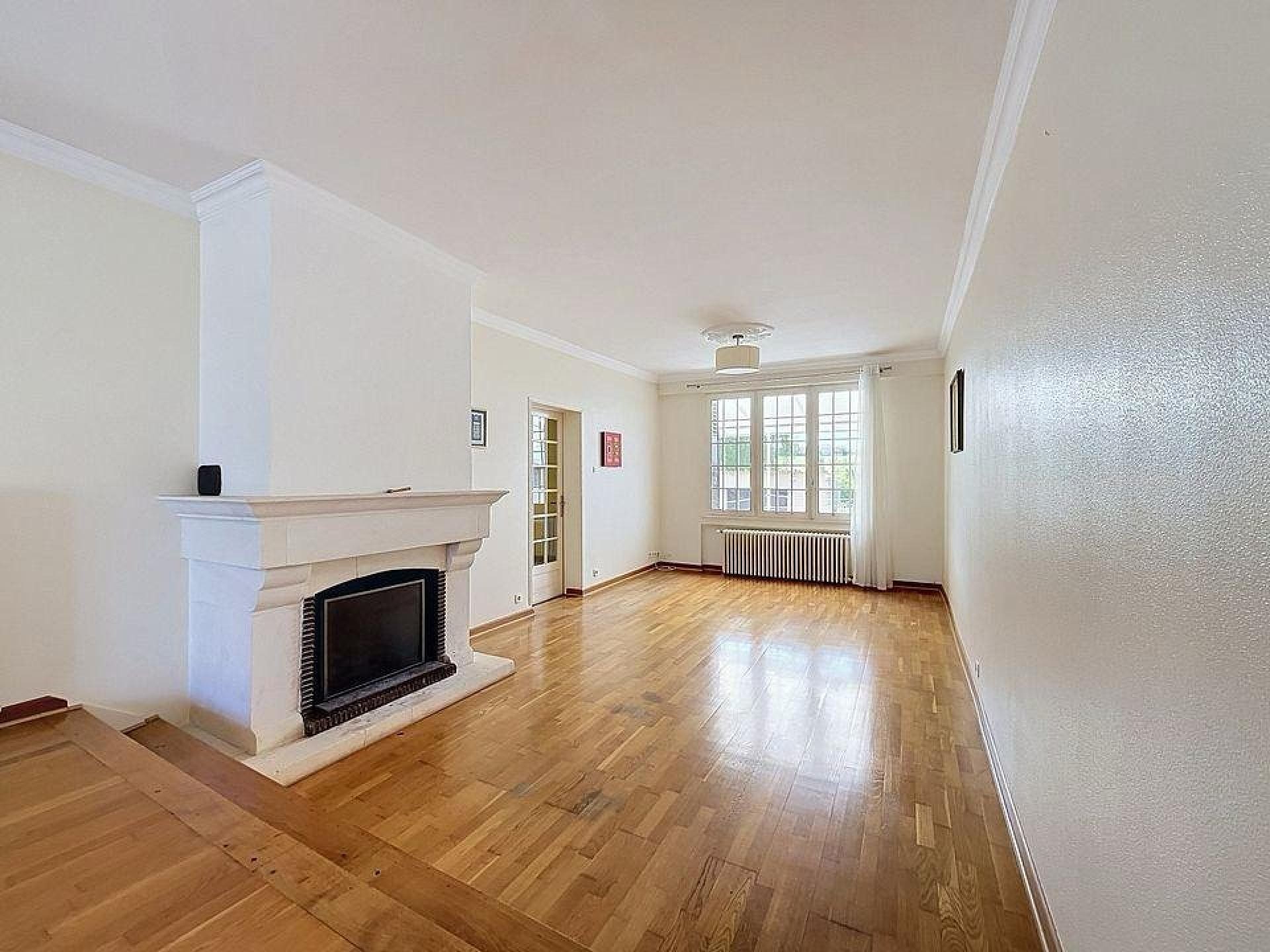 Maison à vendre, 150m², Montois-la-Montagne