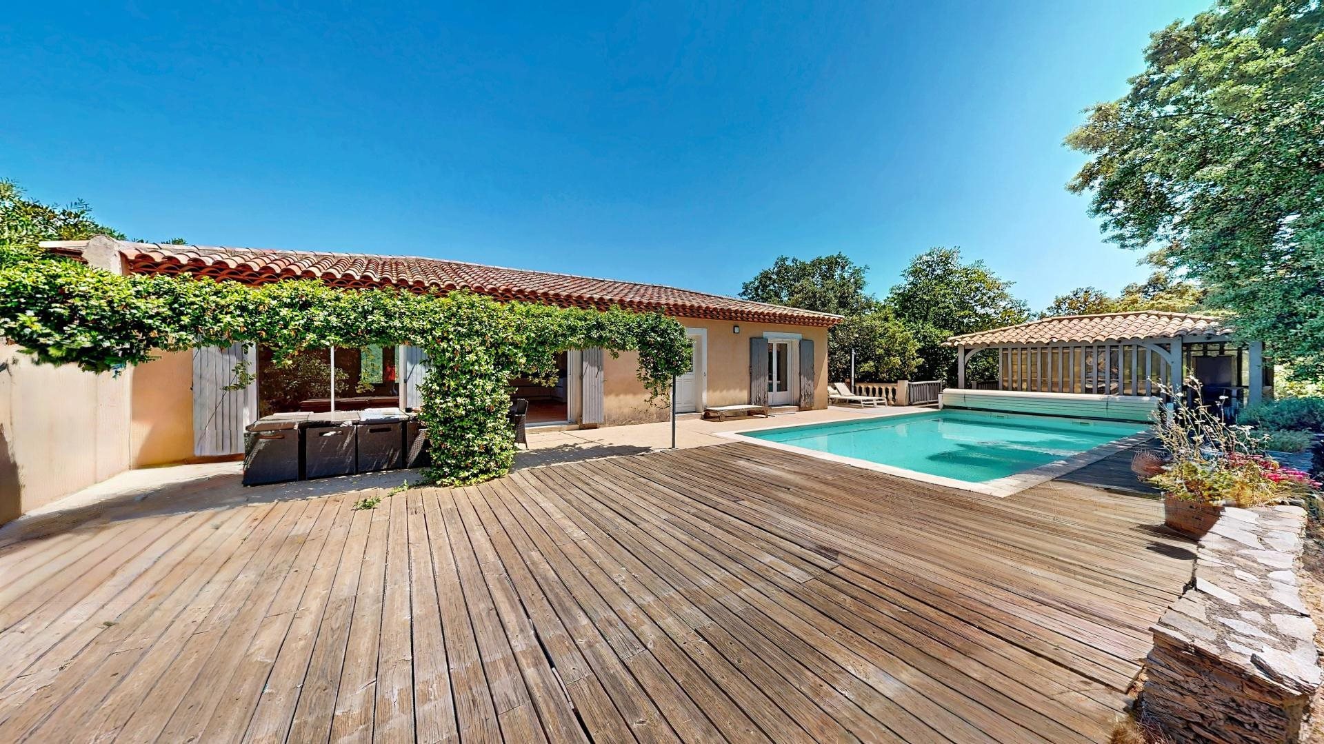 Maison à vendre, 160m², La Roquebrussanne