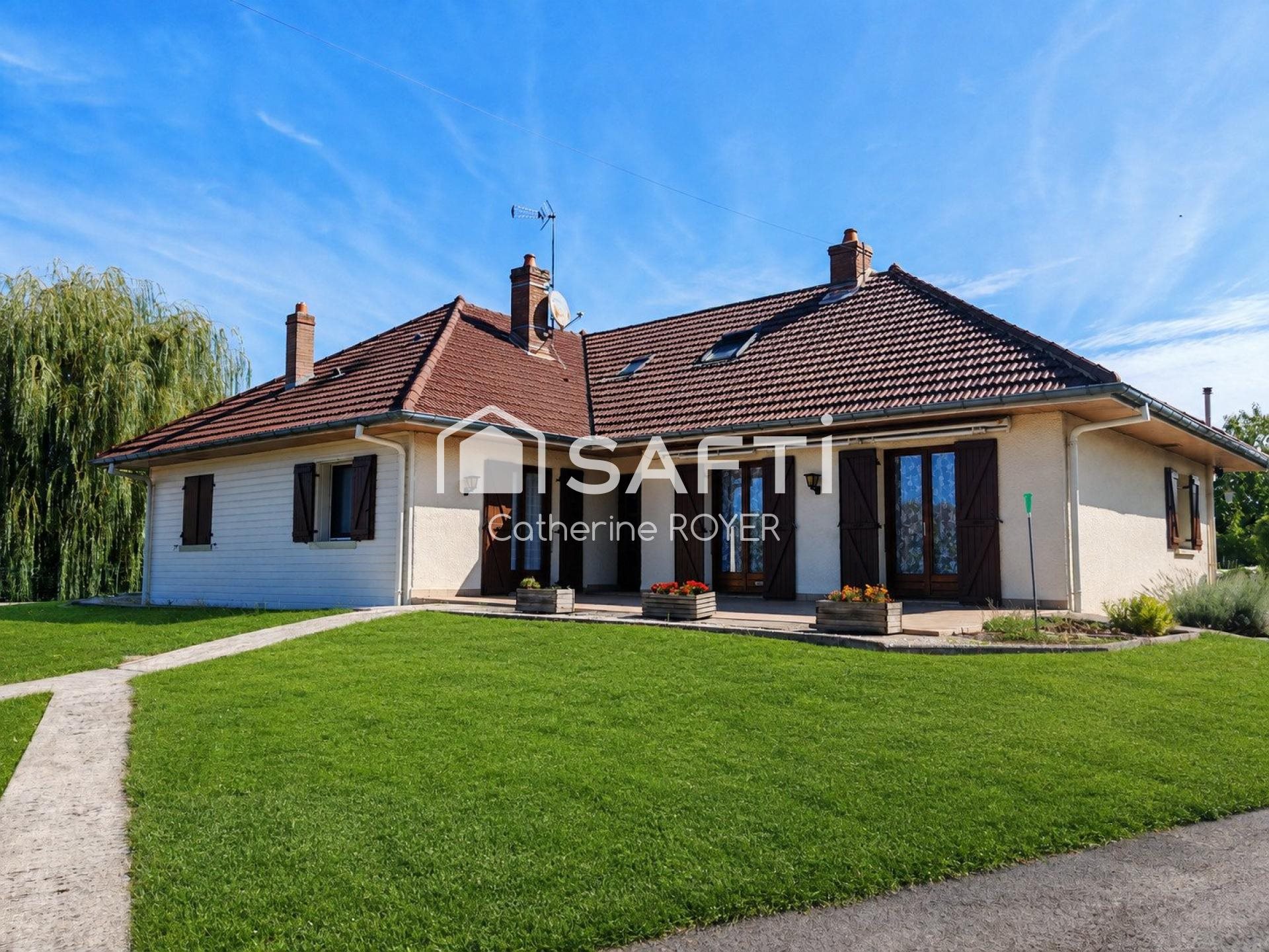 Maison à vendre, 170m², La Chapelle-Saint-Sauveur
