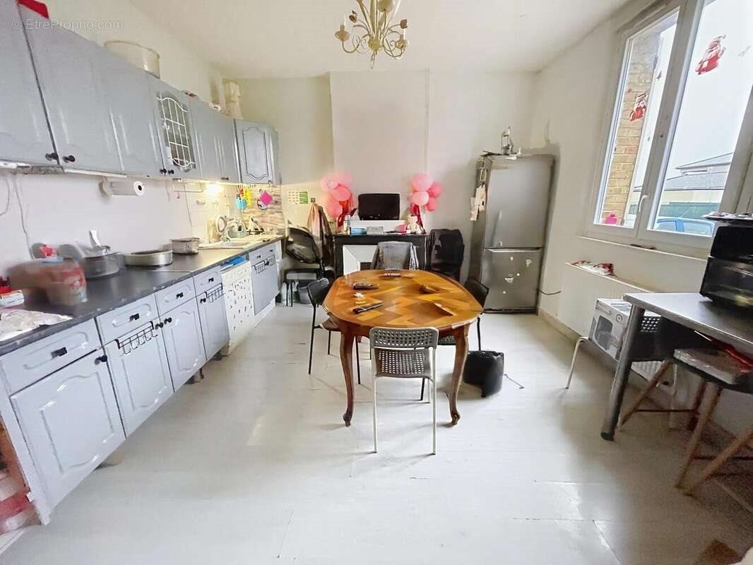 Maison à vendre, 238m², Lucquy