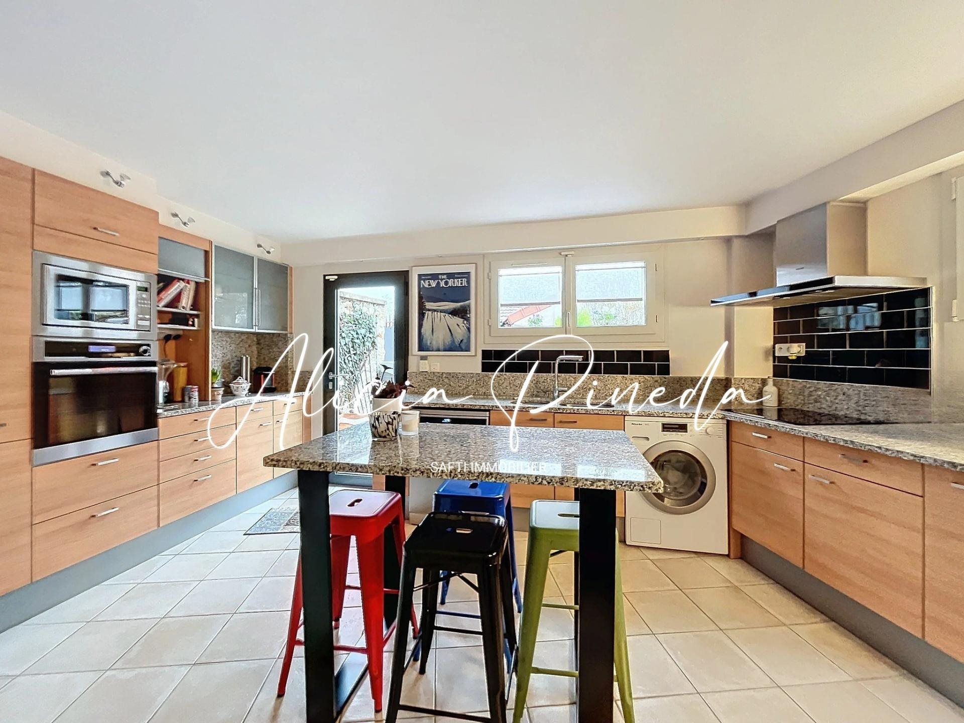 Maison à vendre, 196m², Crespières