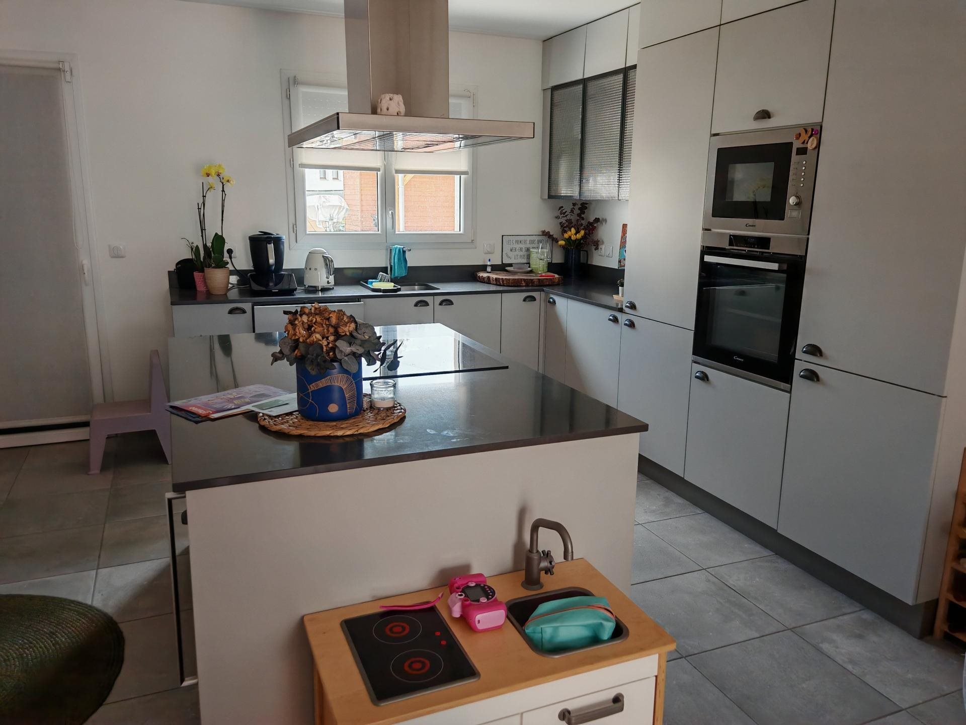 Maison à vendre, 98m², Cessy