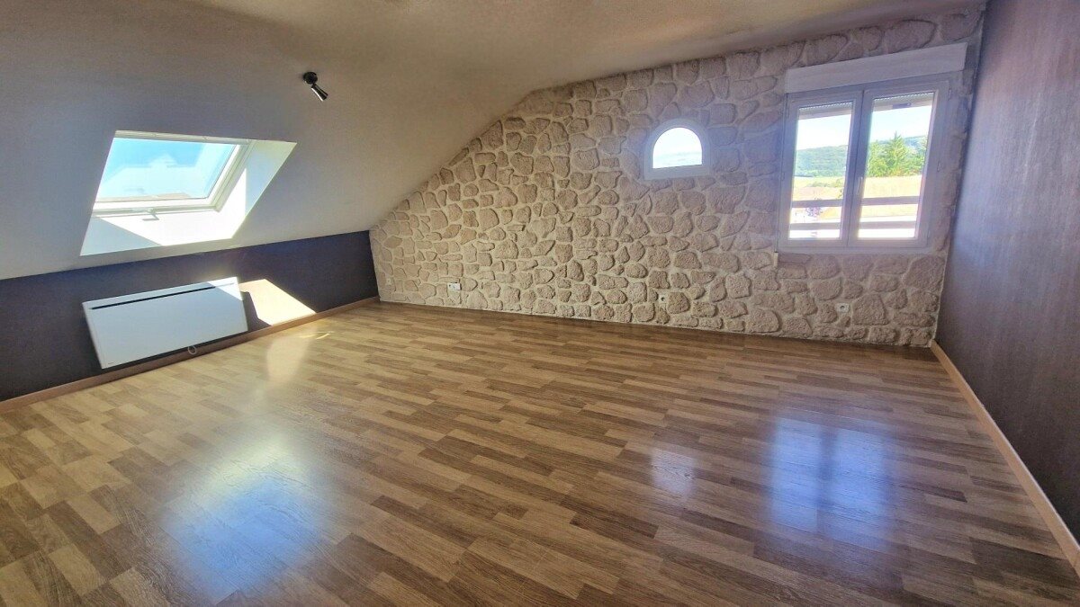 Appartement à louer, 51m², Saône